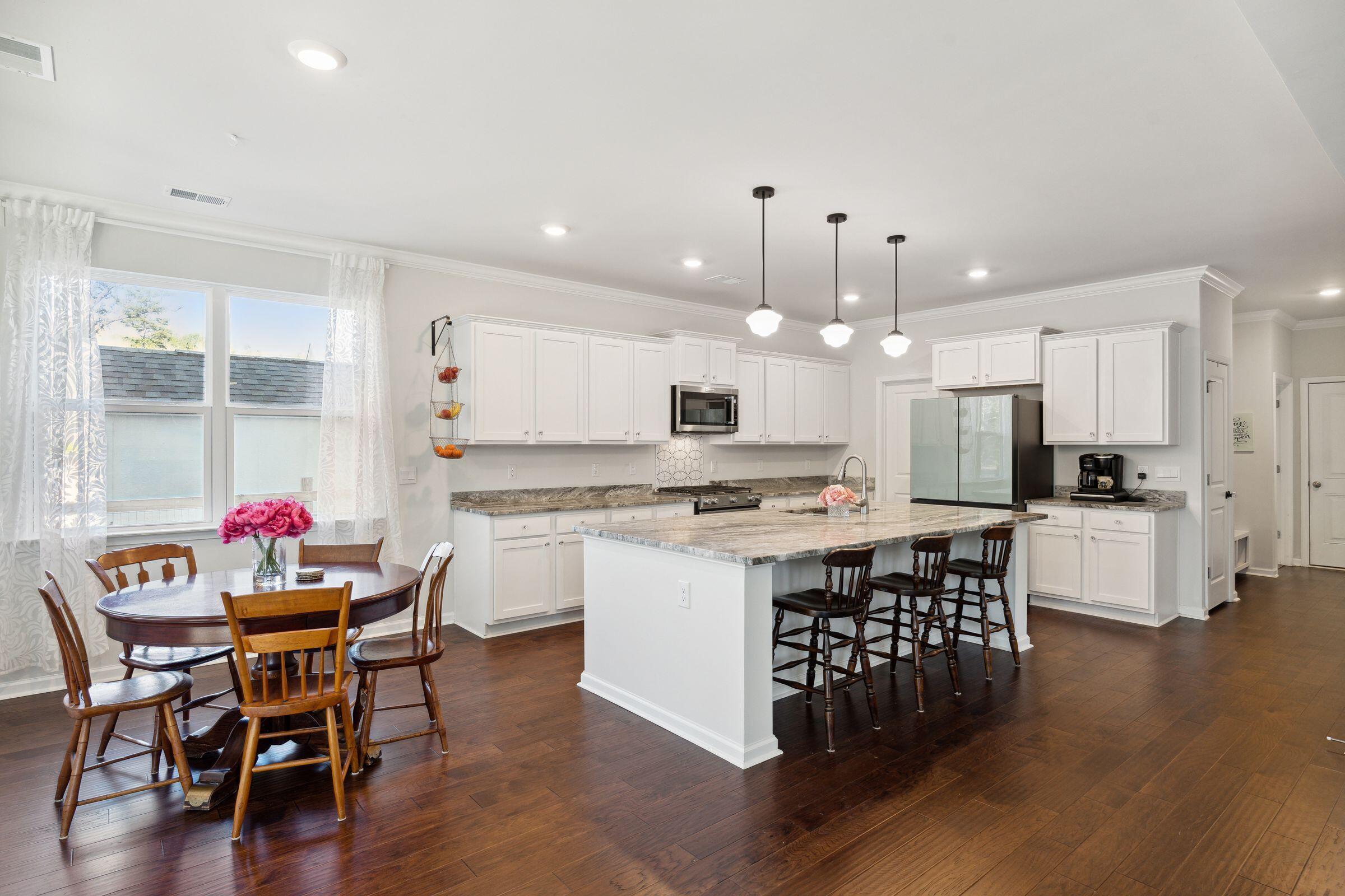 441 Oak View Way