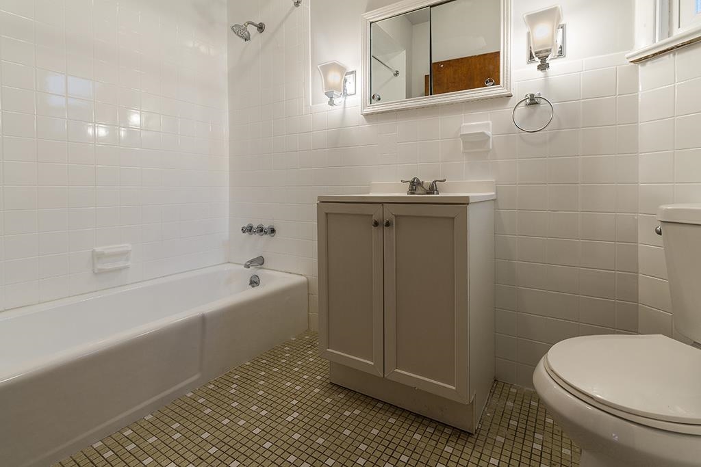 42 EAST 18TH ST