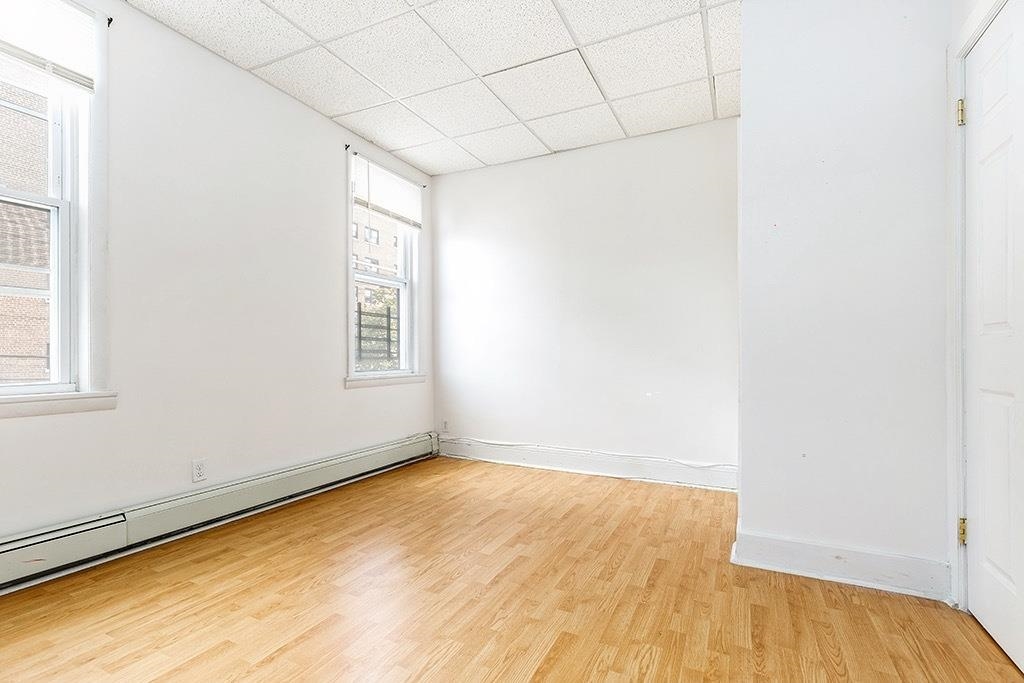 42 EAST 18TH ST
