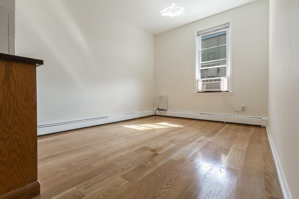 42 EAST 18TH ST