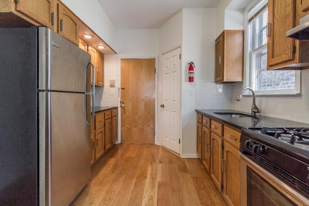 42 EAST 18TH ST