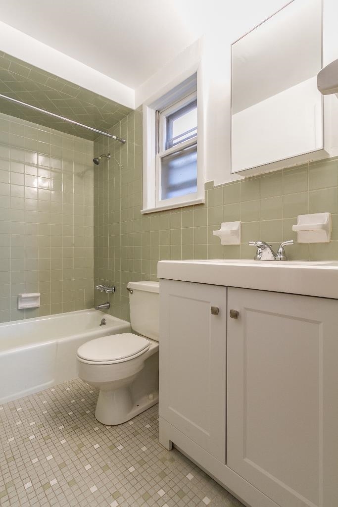 42 EAST 18TH ST