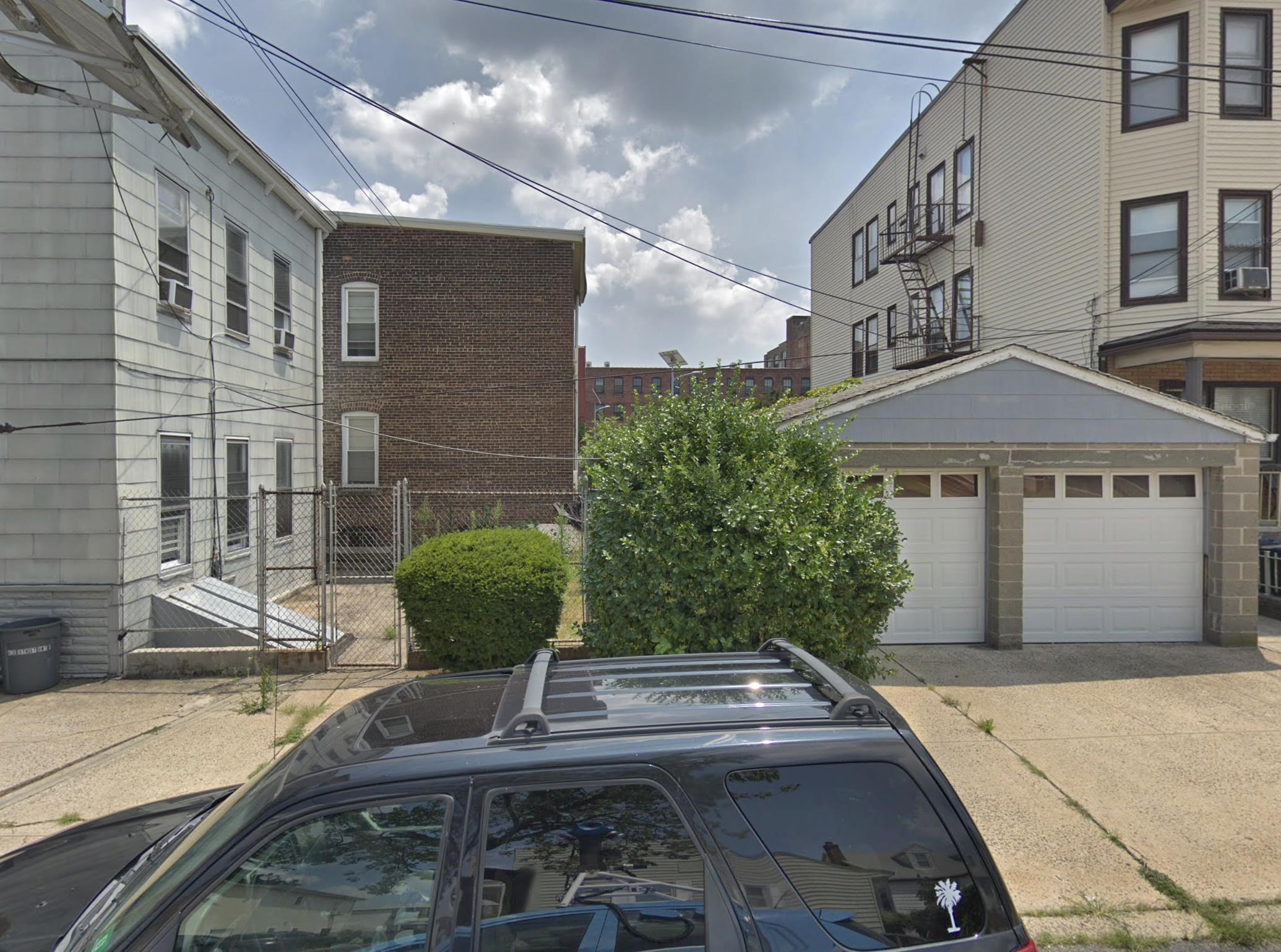 42 EAST 18TH ST