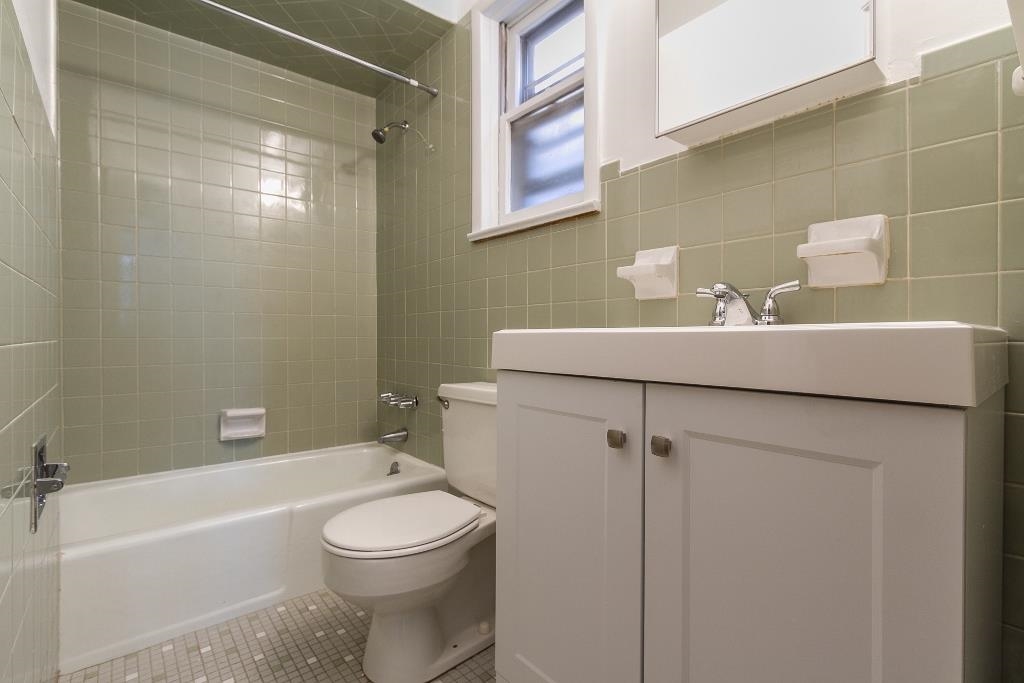 42 EAST 18TH ST