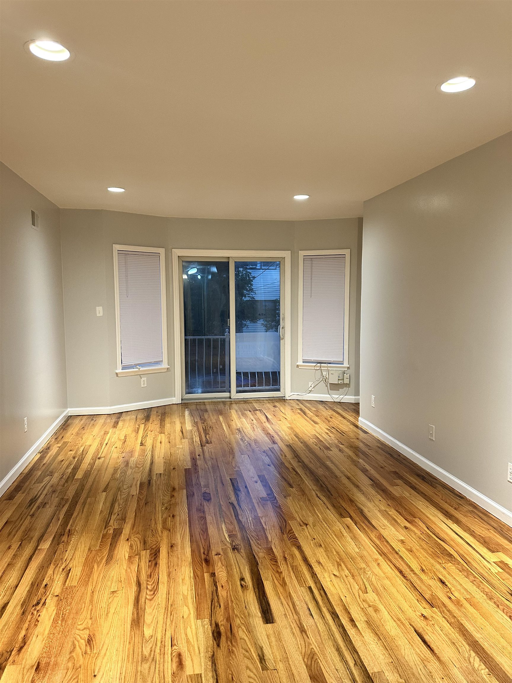 31 LOGAN AVE Unit: 1
