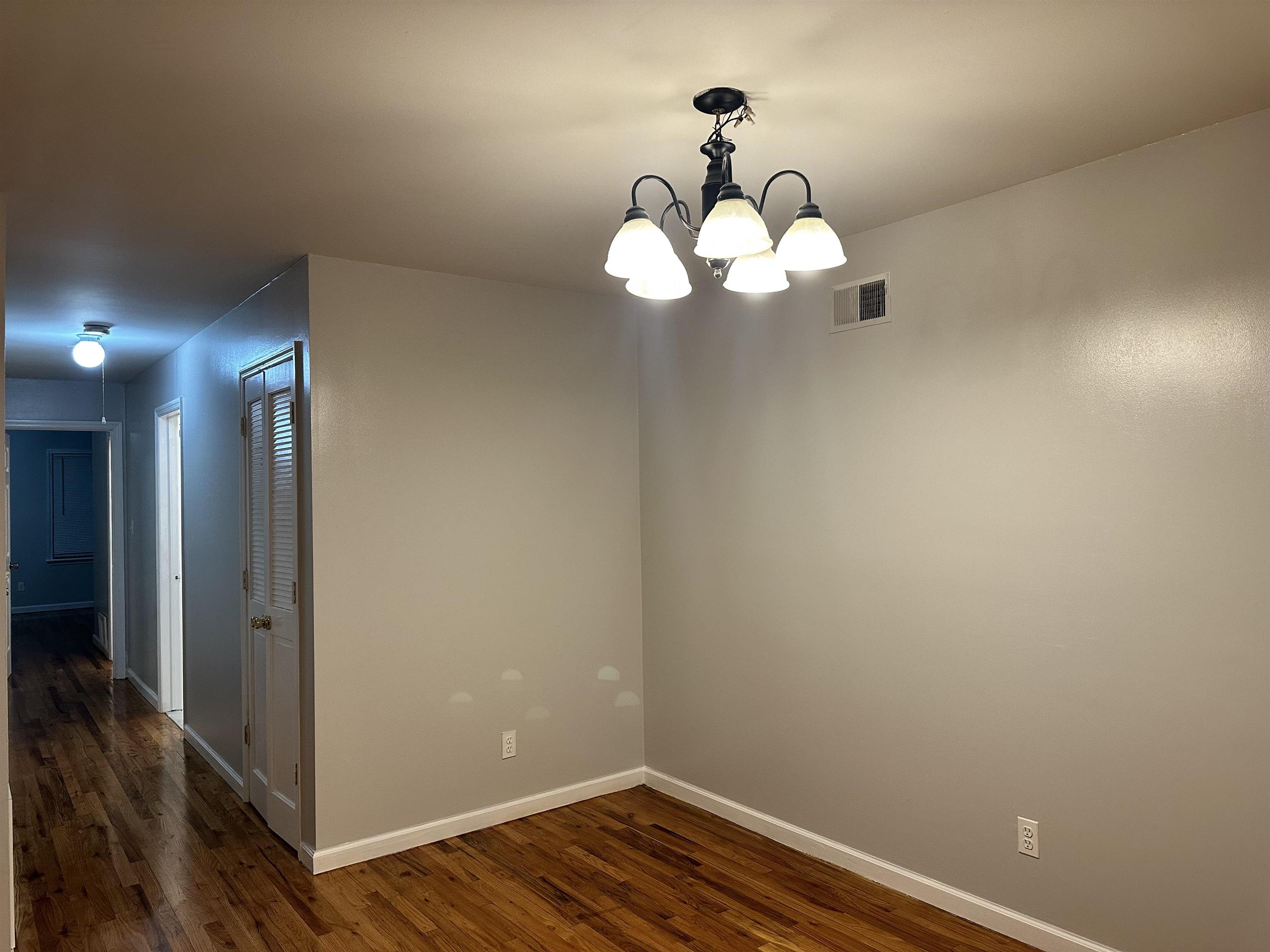 31 LOGAN AVE Unit: 1