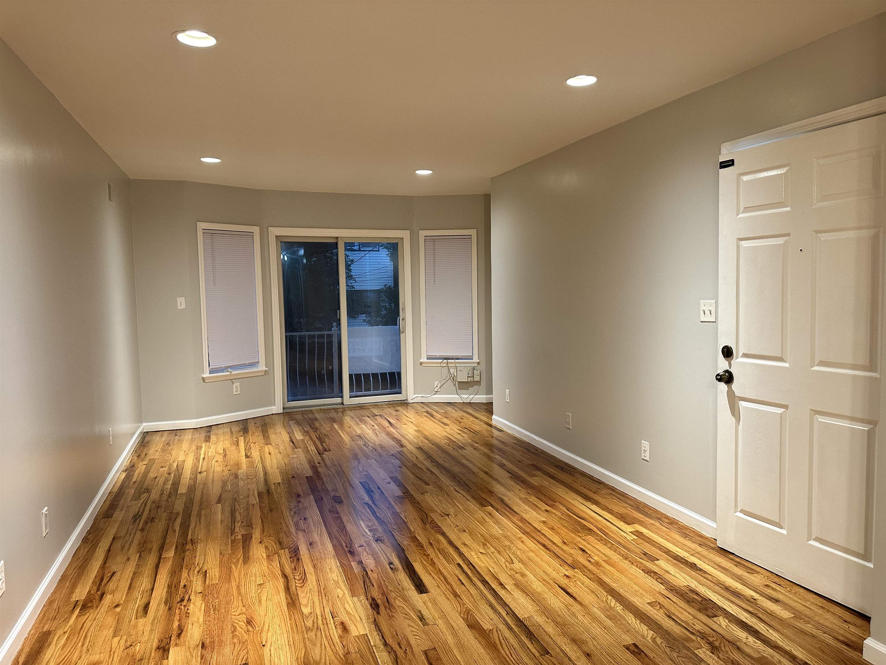 31 LOGAN AVE Unit: 1
