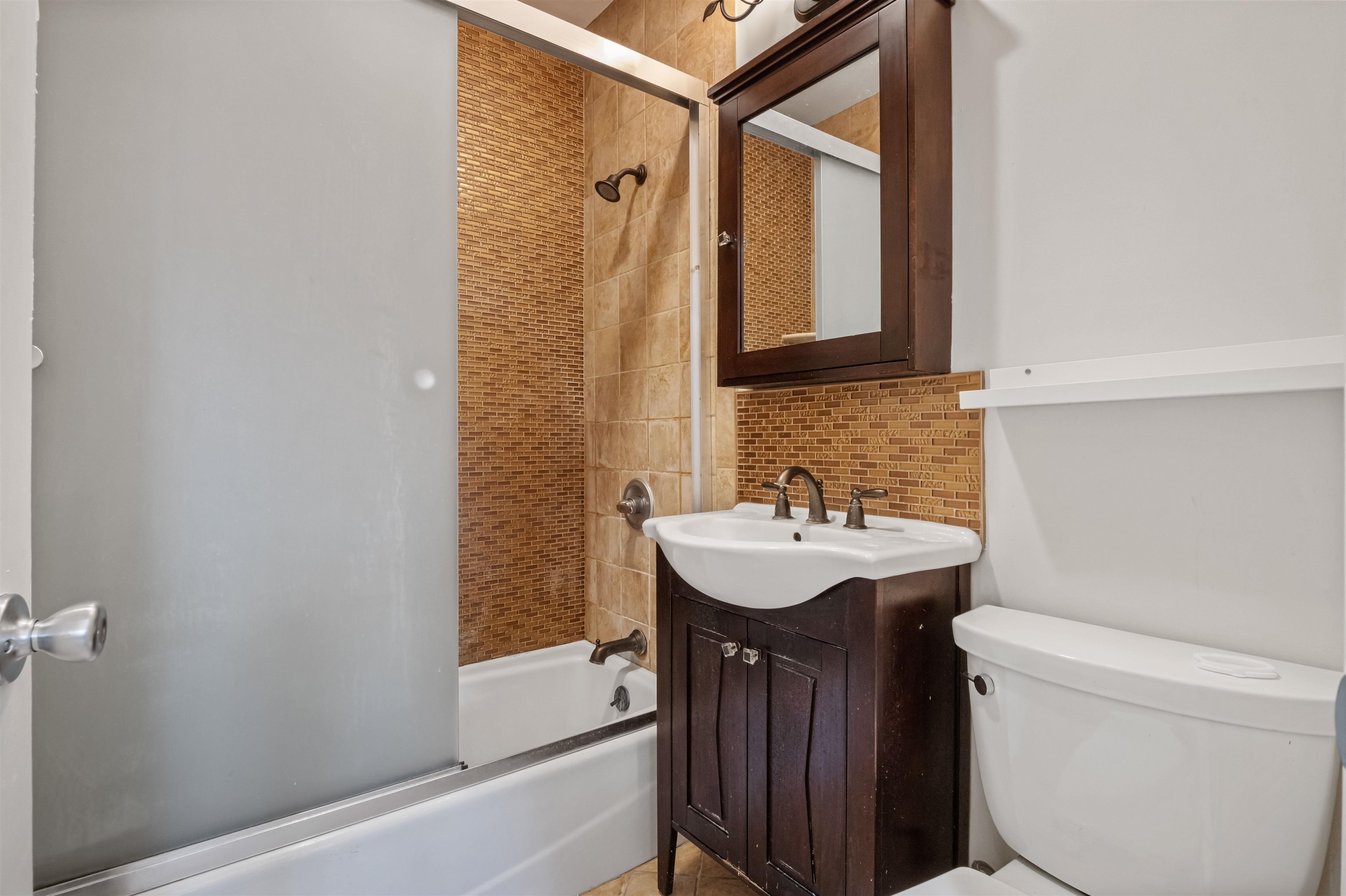 53 64TH ST Unit: 5