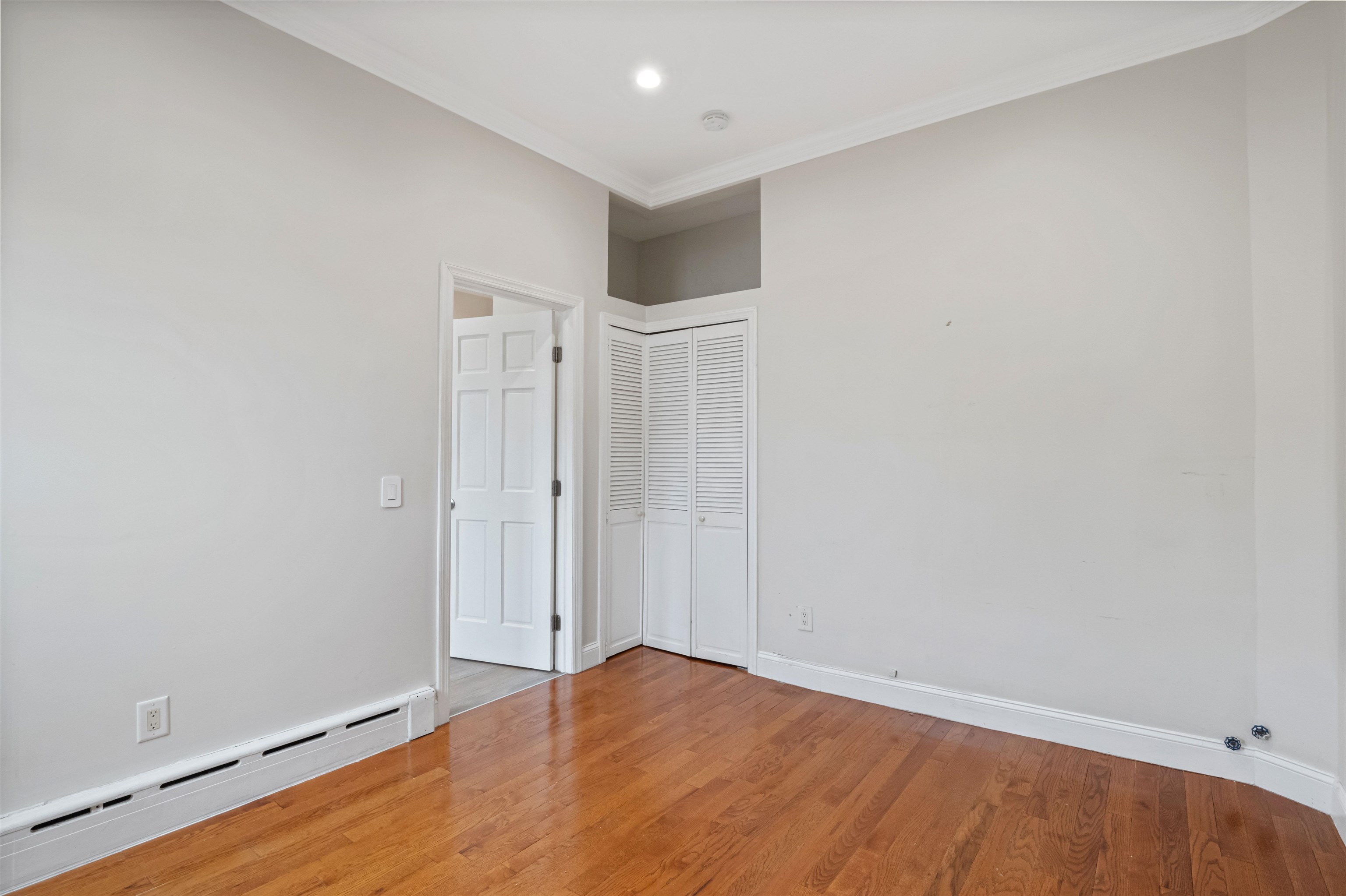 53 64TH ST Unit: 5