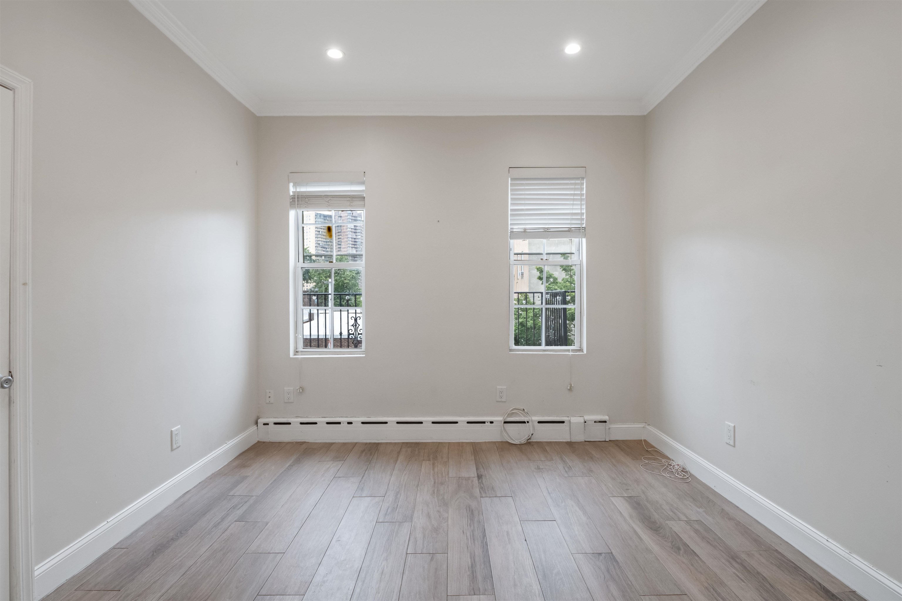 53 64TH ST Unit: 5