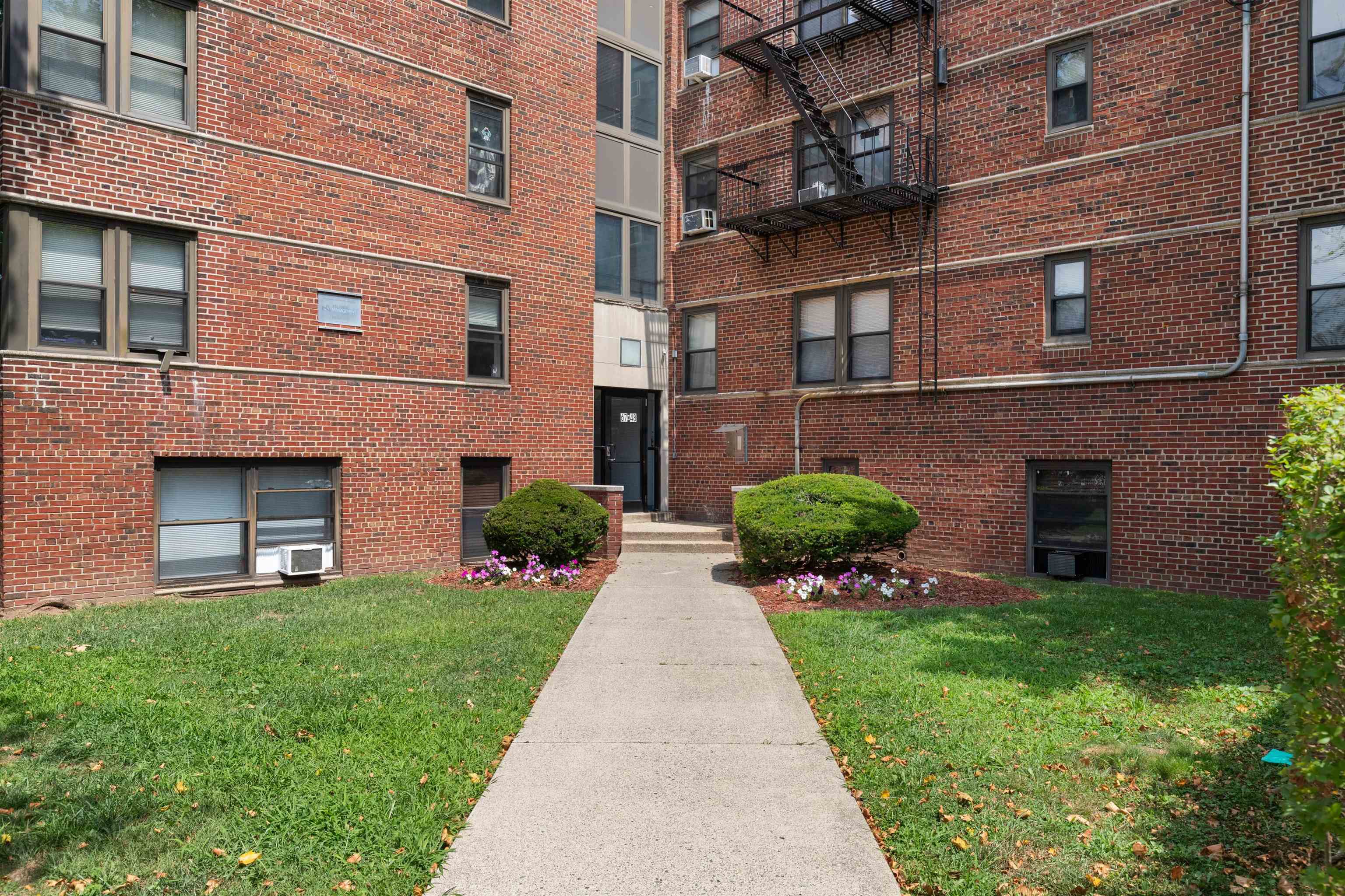 67 WEST 48TH ST Unit: 331