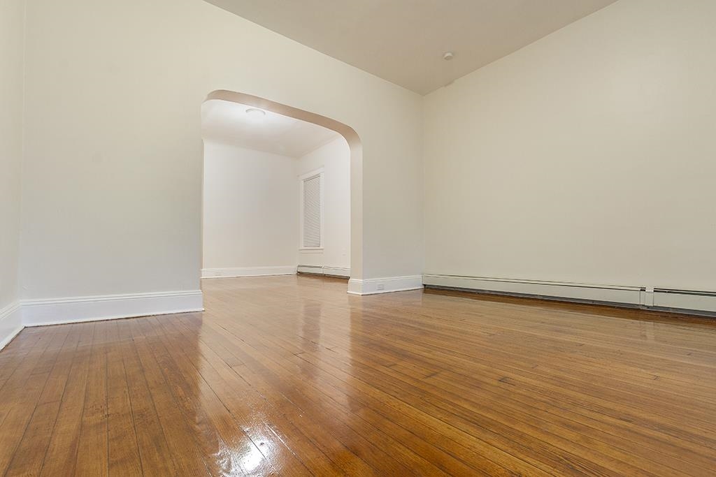 208 CLINTON AVE