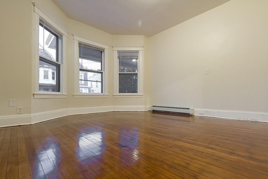 208 CLINTON AVE
