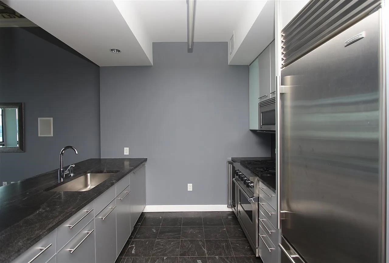 225 RIVER ST Unit: 1806