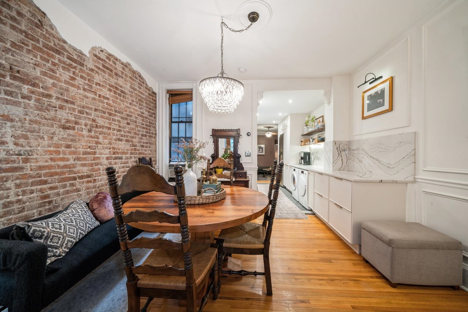 253 10TH ST Unit: 1L