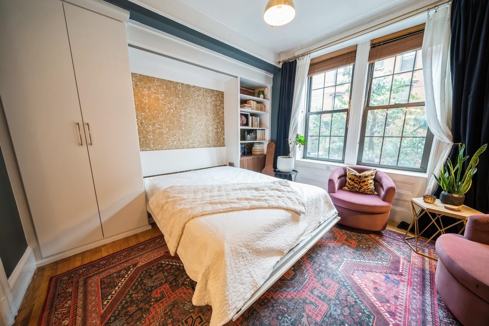 253 10TH ST Unit: 1L