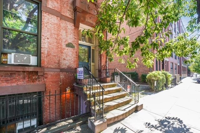 232 MONTGOMERY ST Unit: 1