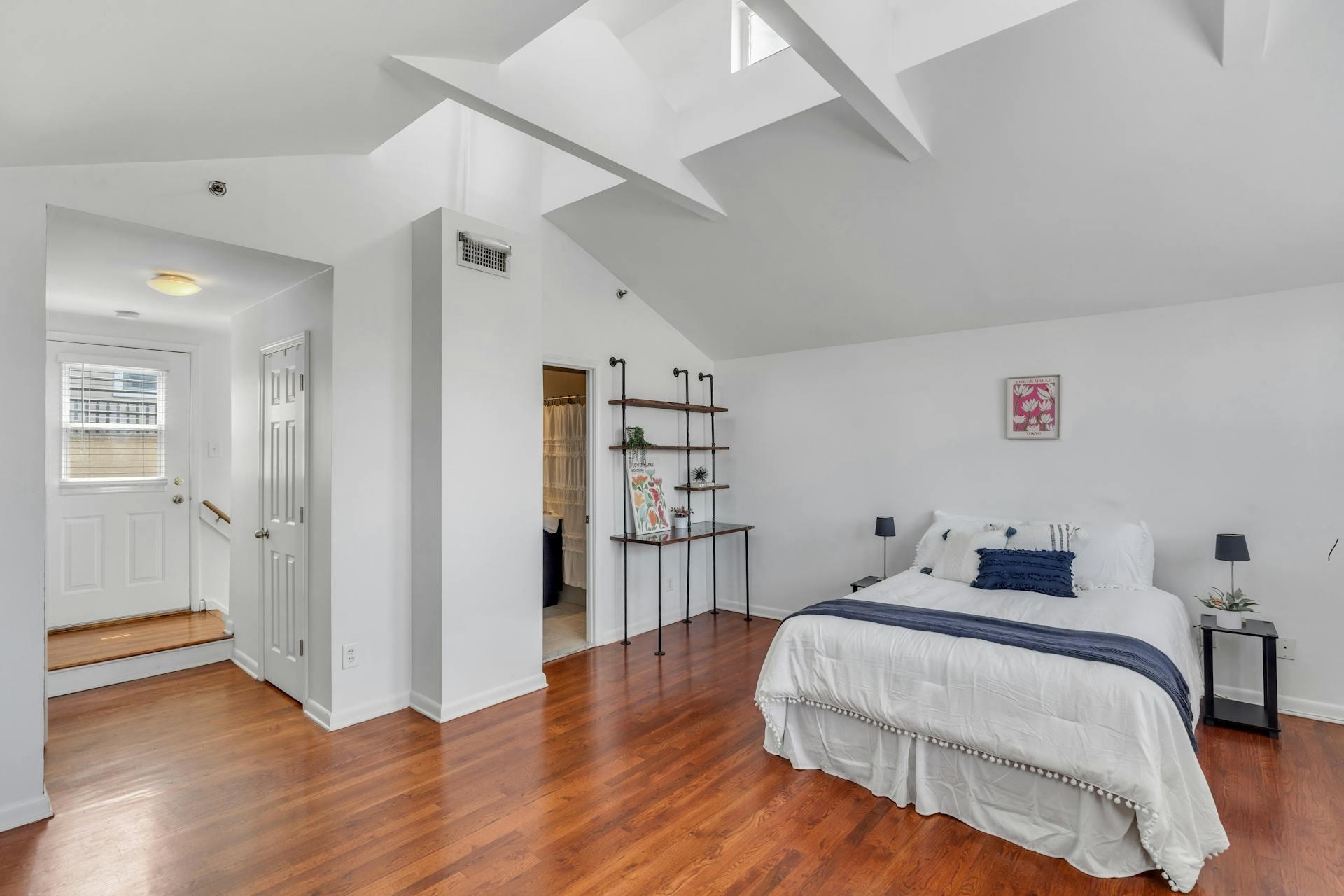 227 CHRISTOPHER COLUMBUS DR Unit: 415 B