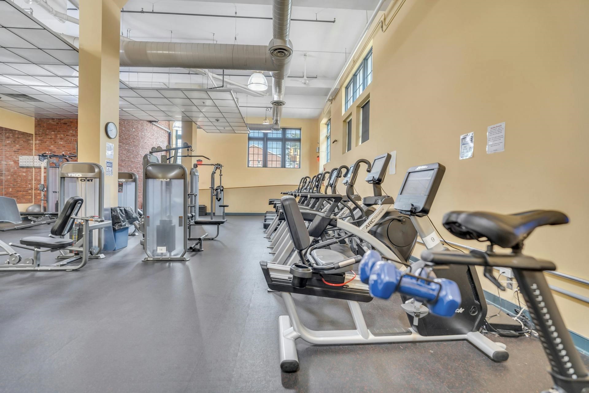 227 CHRISTOPHER COLUMBUS DR Unit: 415 B