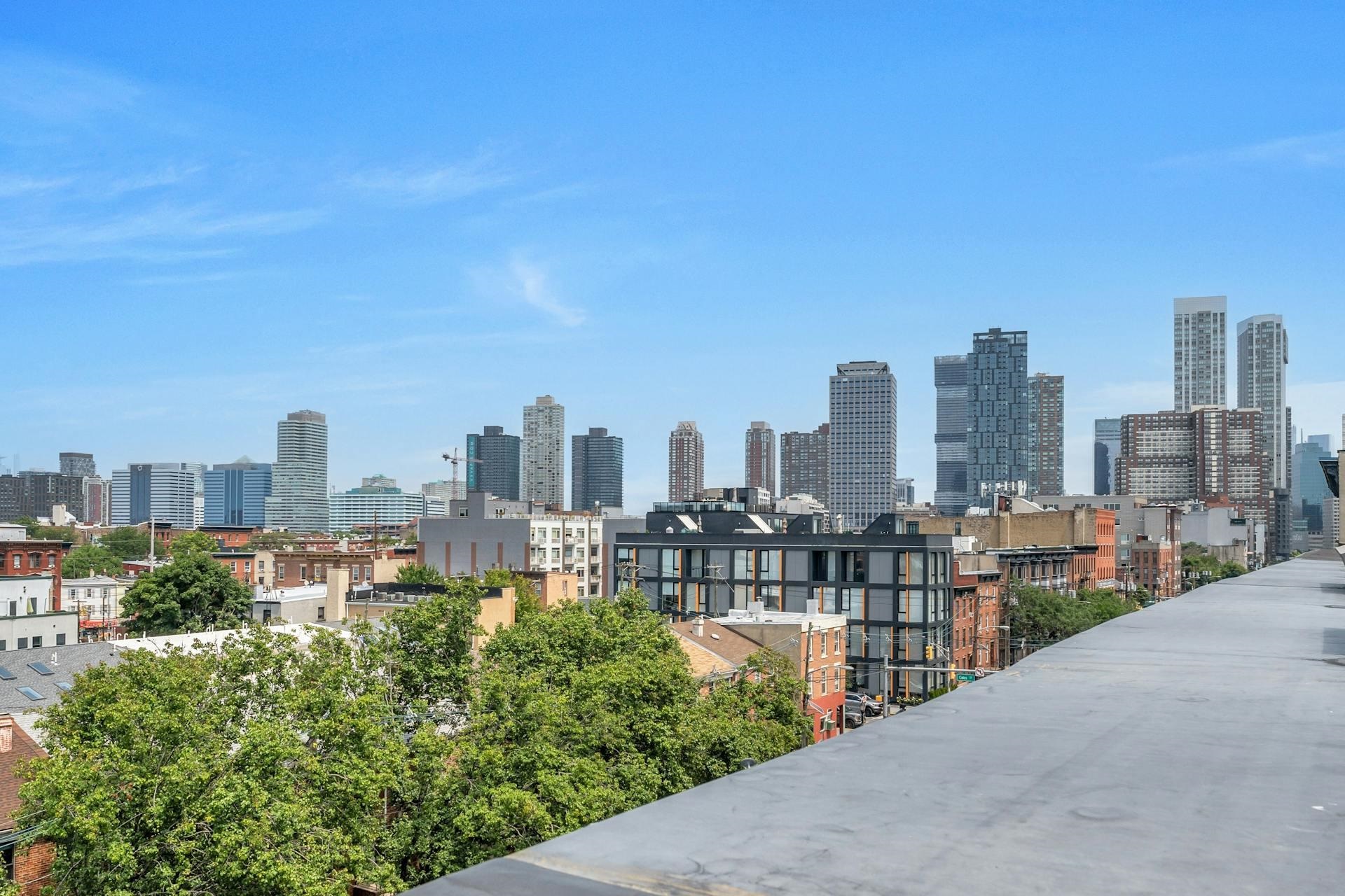 227 CHRISTOPHER COLUMBUS DR Unit: 415 B