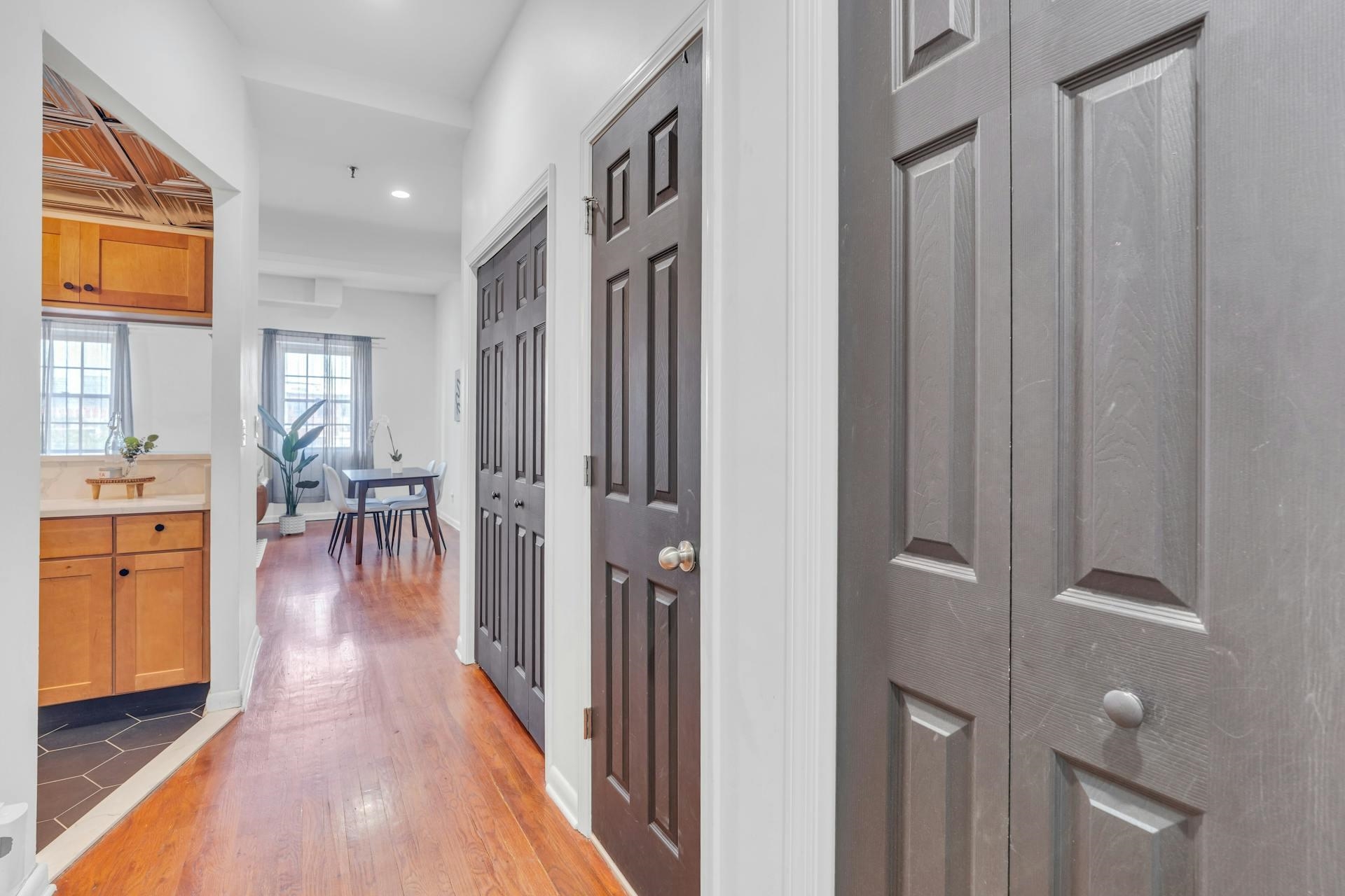 227 CHRISTOPHER COLUMBUS DR Unit: 415 B