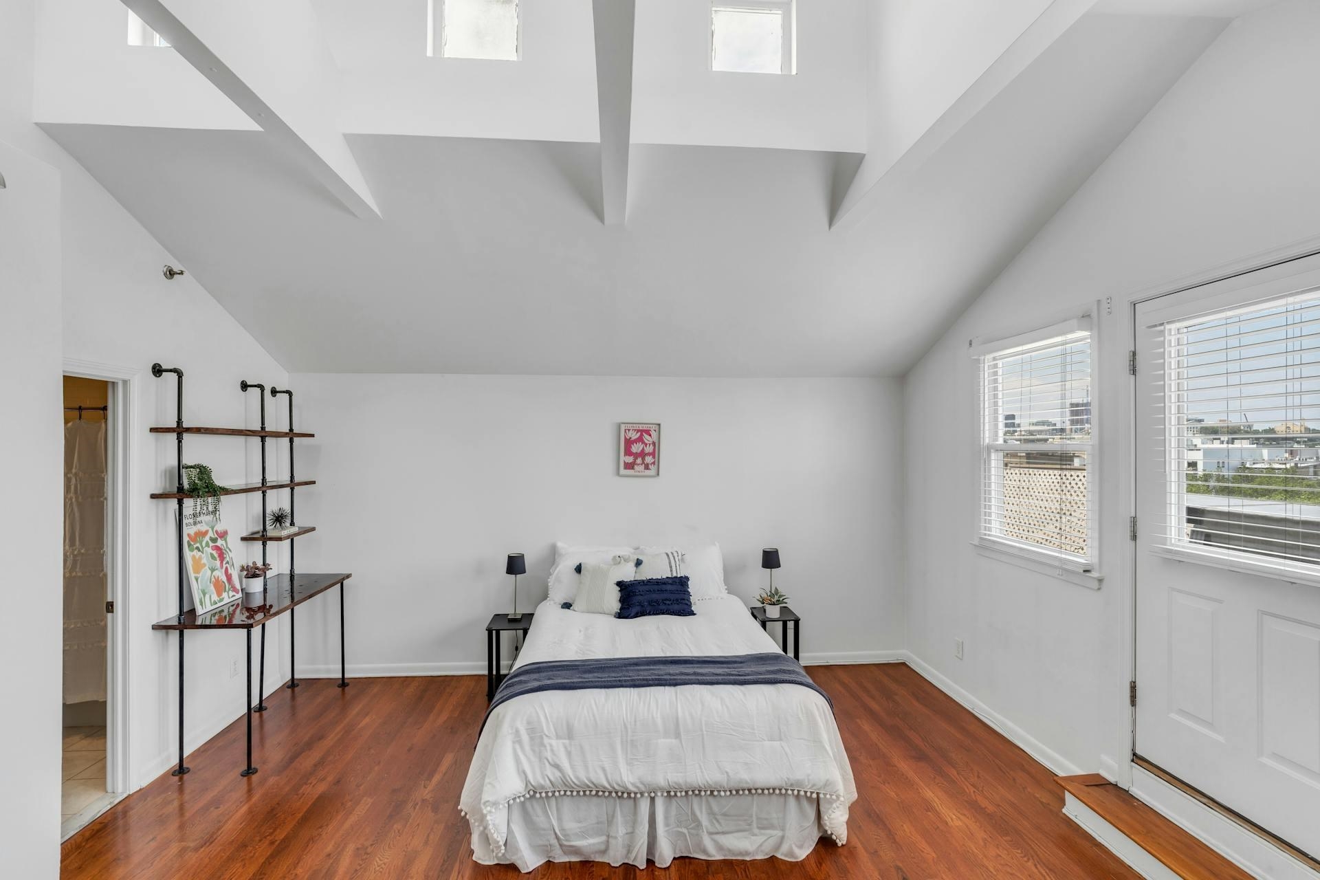 227 CHRISTOPHER COLUMBUS DR Unit: 415 B