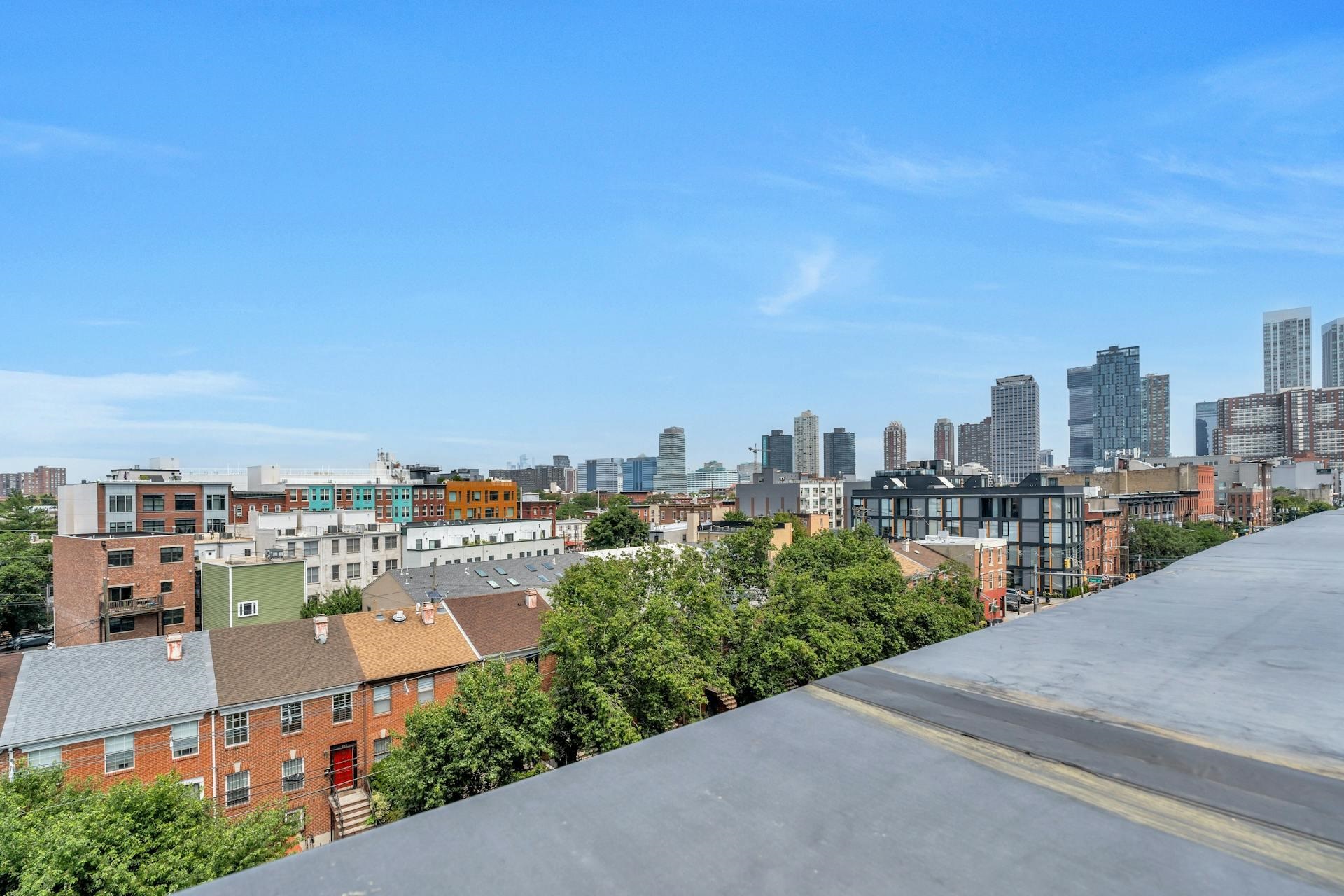 227 CHRISTOPHER COLUMBUS DR Unit: 415 B