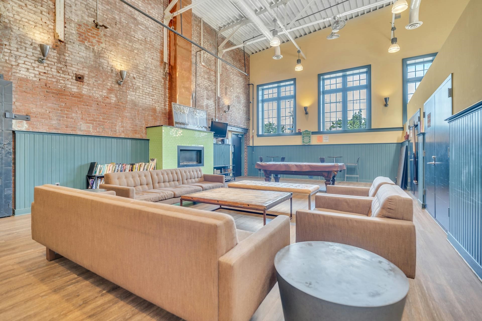 227 CHRISTOPHER COLUMBUS DR Unit: 415 B