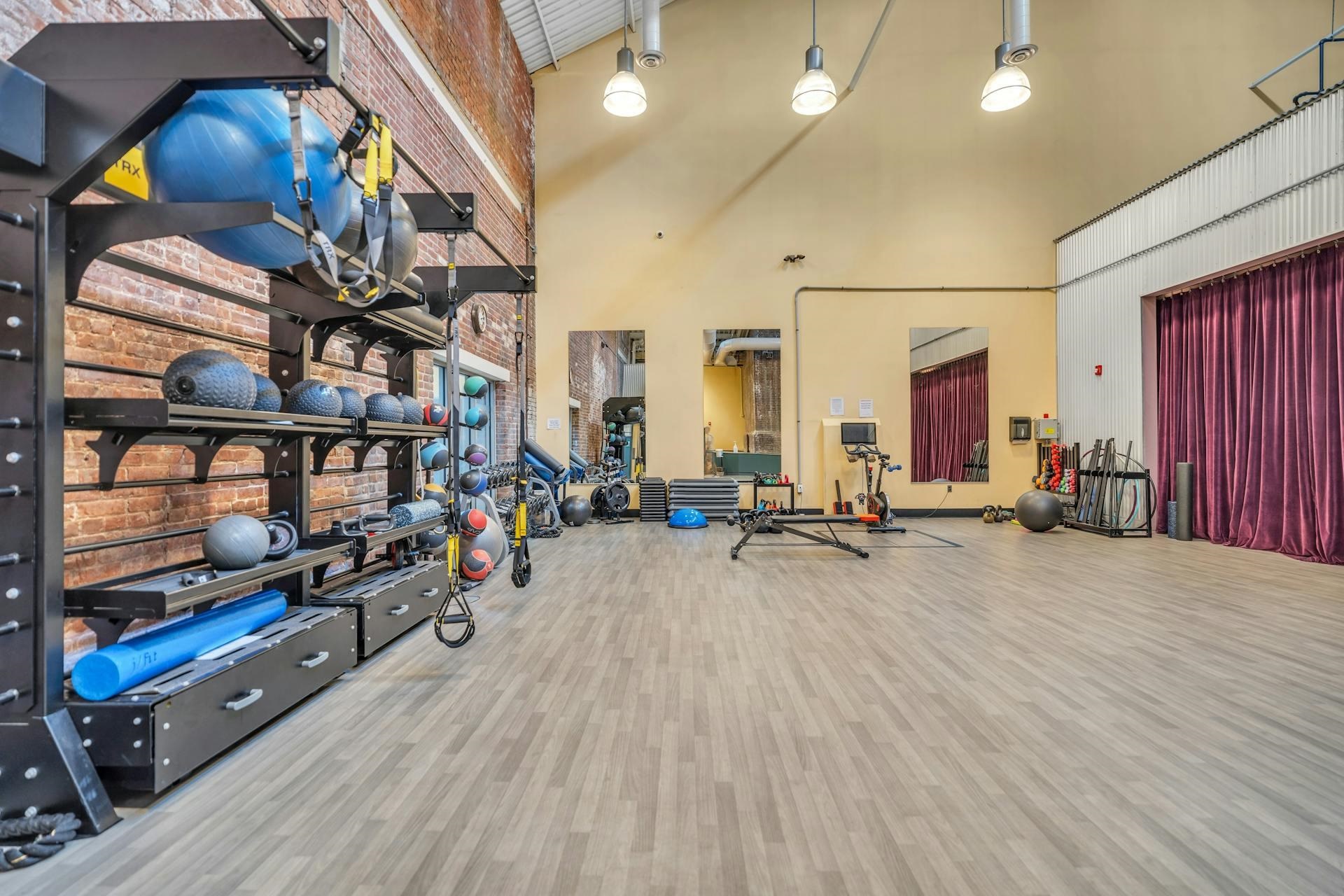 227 CHRISTOPHER COLUMBUS DR Unit: 415 B