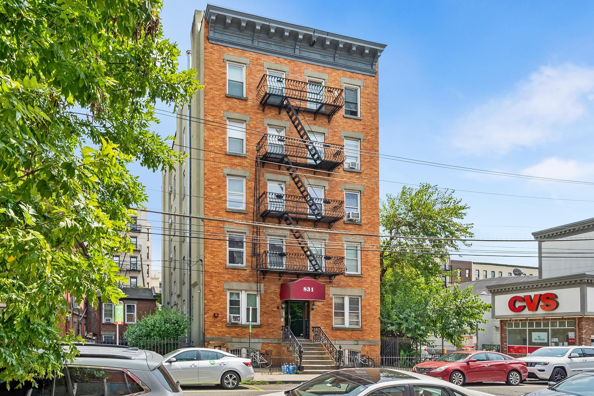 831 CLINTON ST Unit: 15