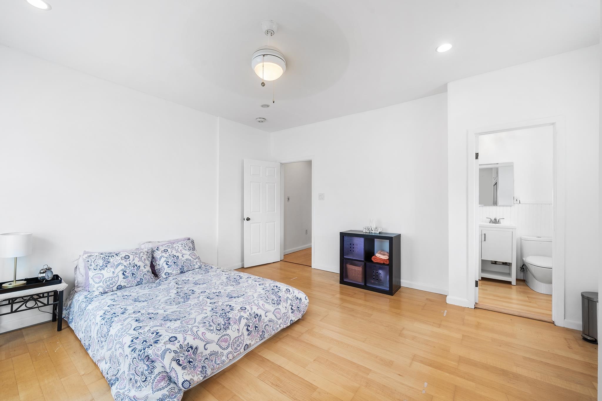 831 CLINTON ST Unit: 15