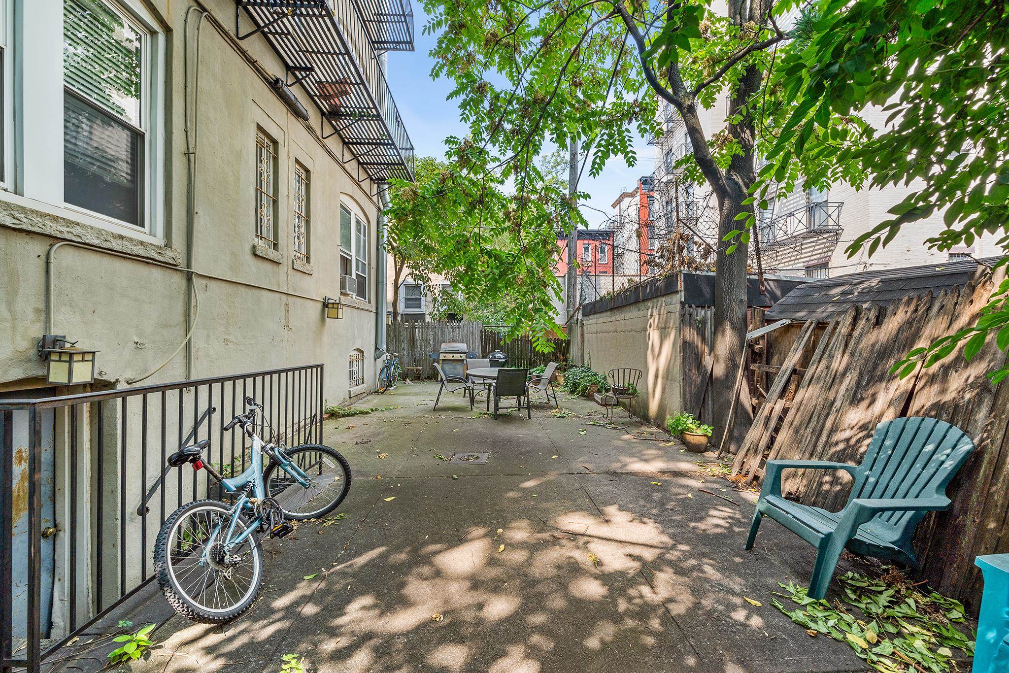 831 CLINTON ST Unit: 15