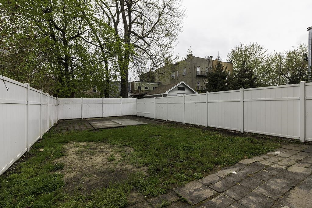 229 BOWERS ST