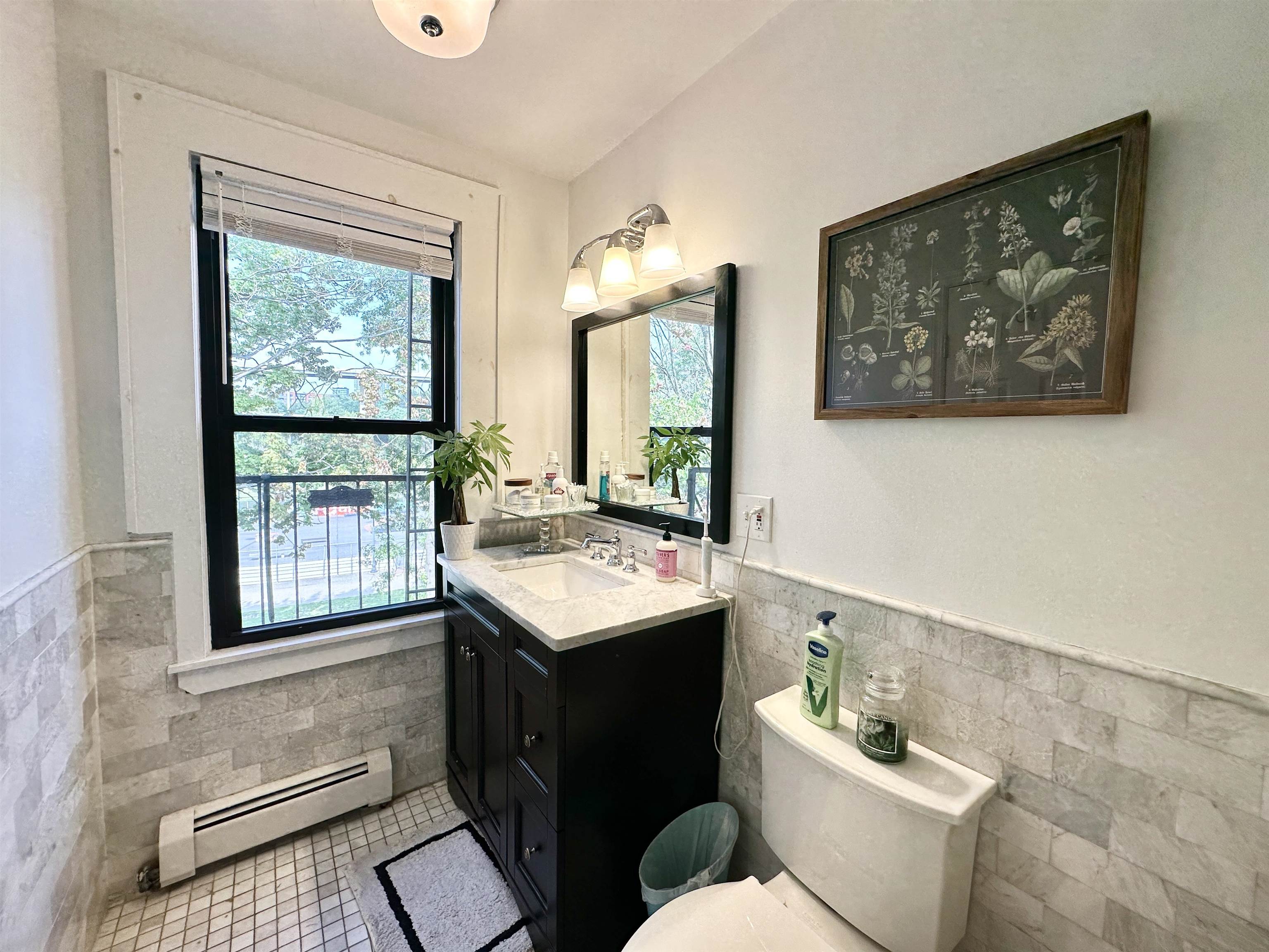 221 BRUNSWICK ST Unit: 3