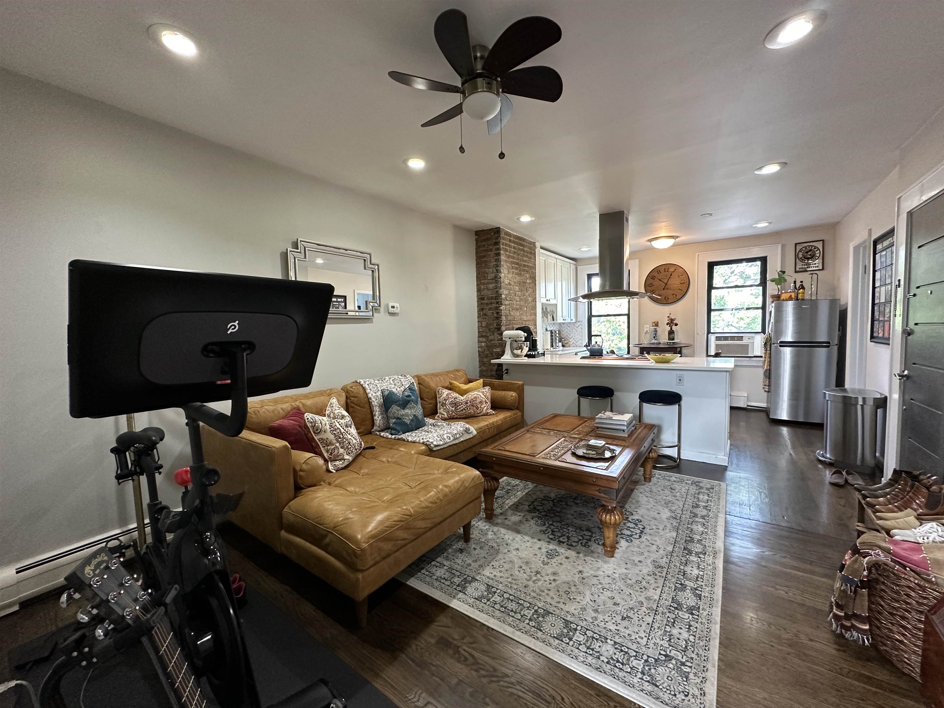 221 BRUNSWICK ST Unit: 3