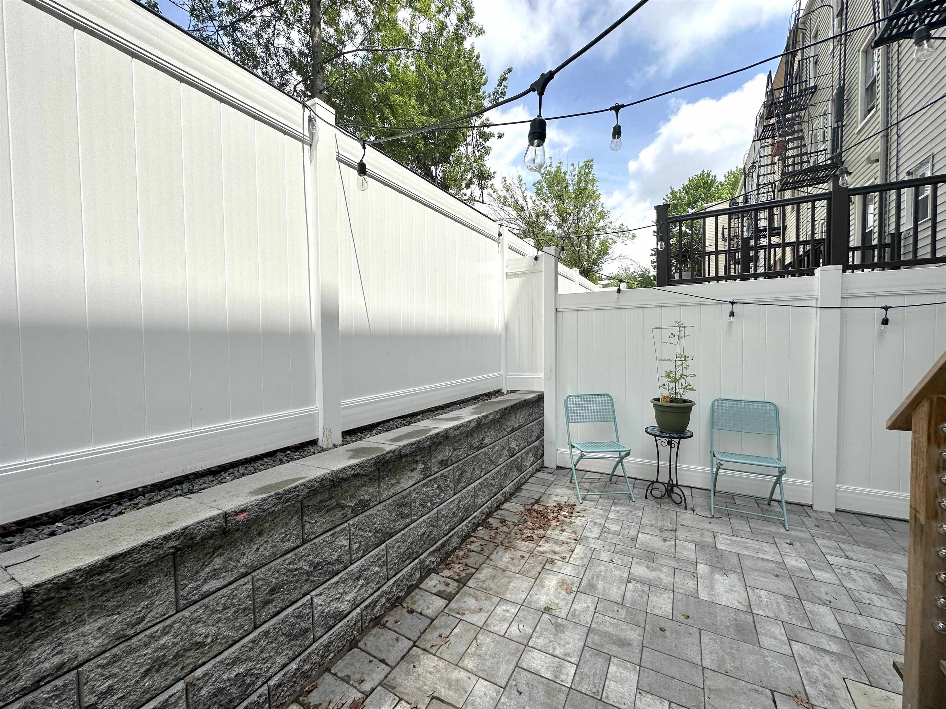 221 BRUNSWICK ST Unit: 3