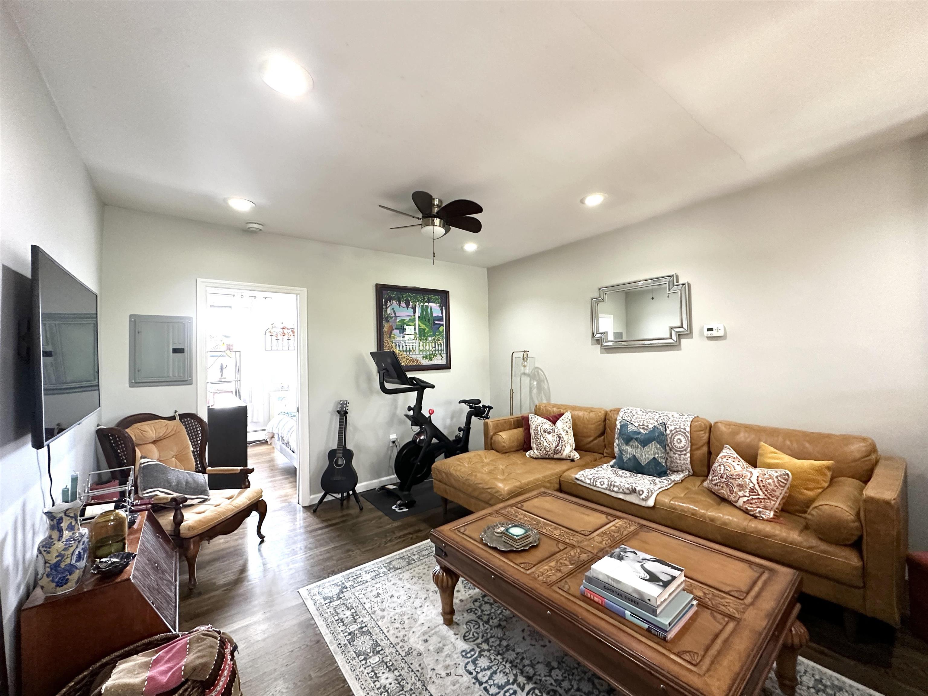 221 BRUNSWICK ST Unit: 3