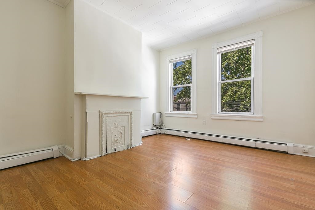 29 CLARK AVE