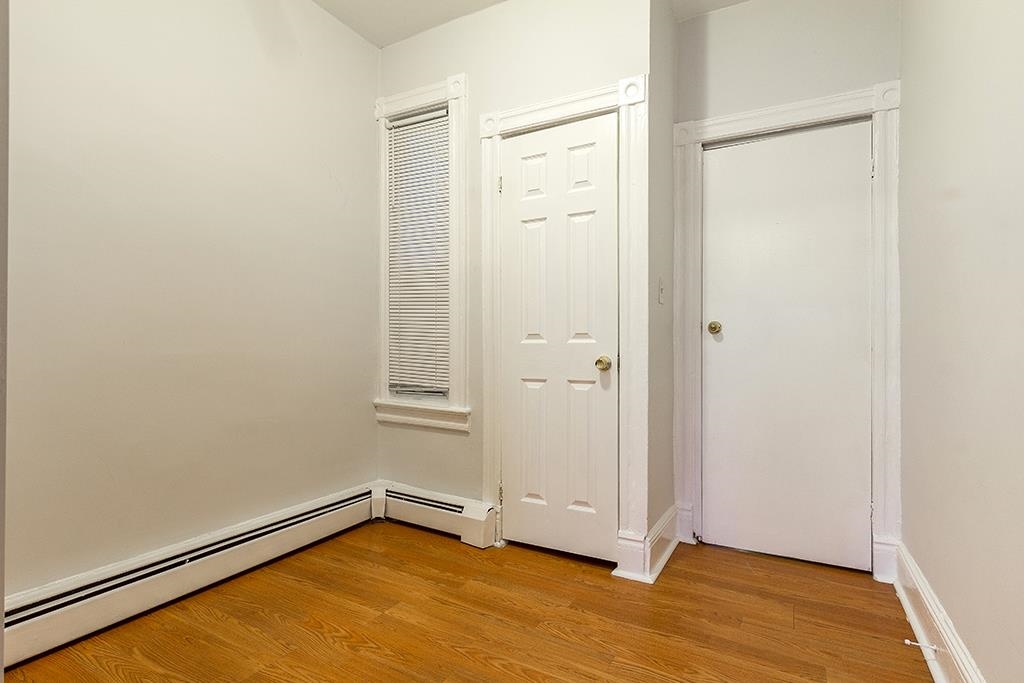 29 CLARK AVE