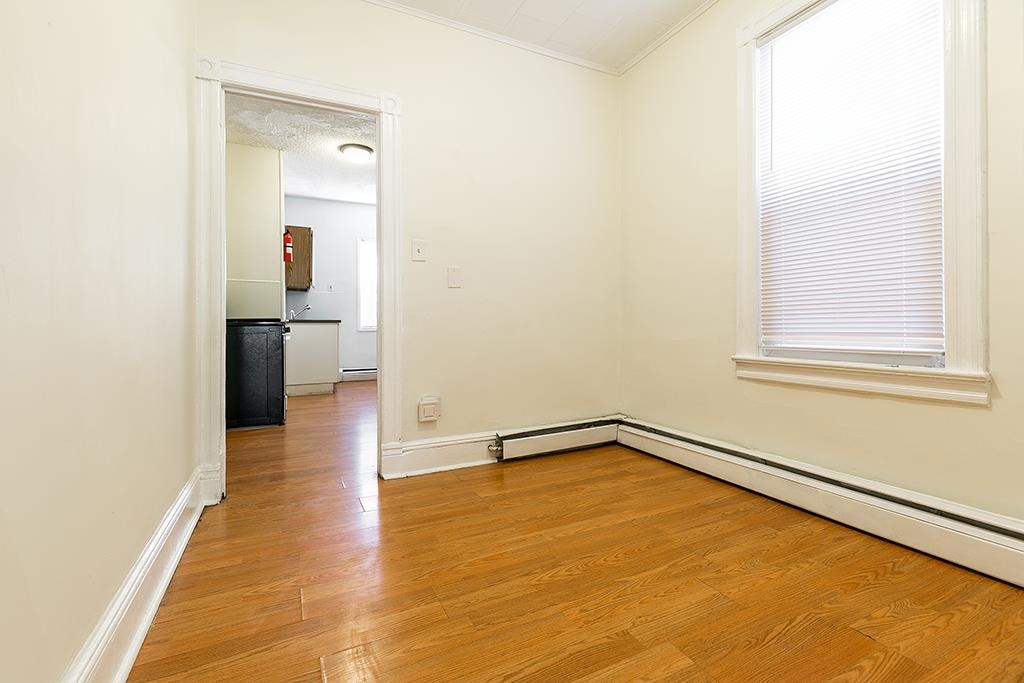 29 CLARK AVE