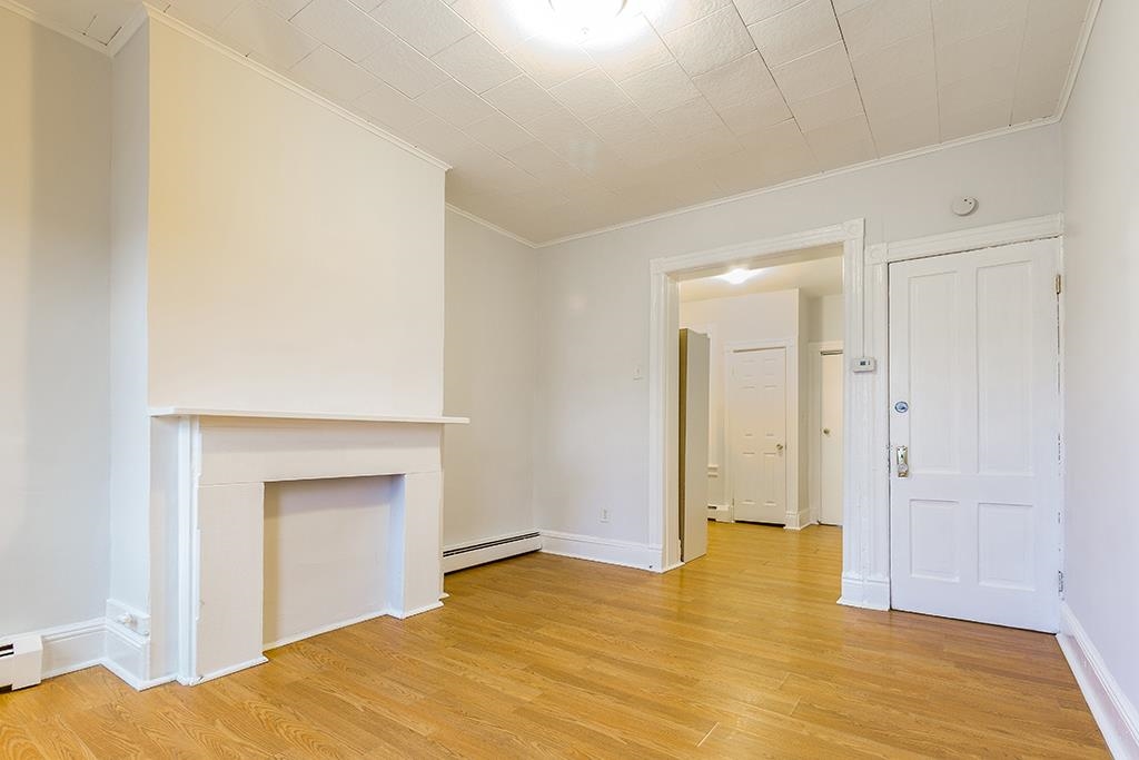 29 CLARK AVE