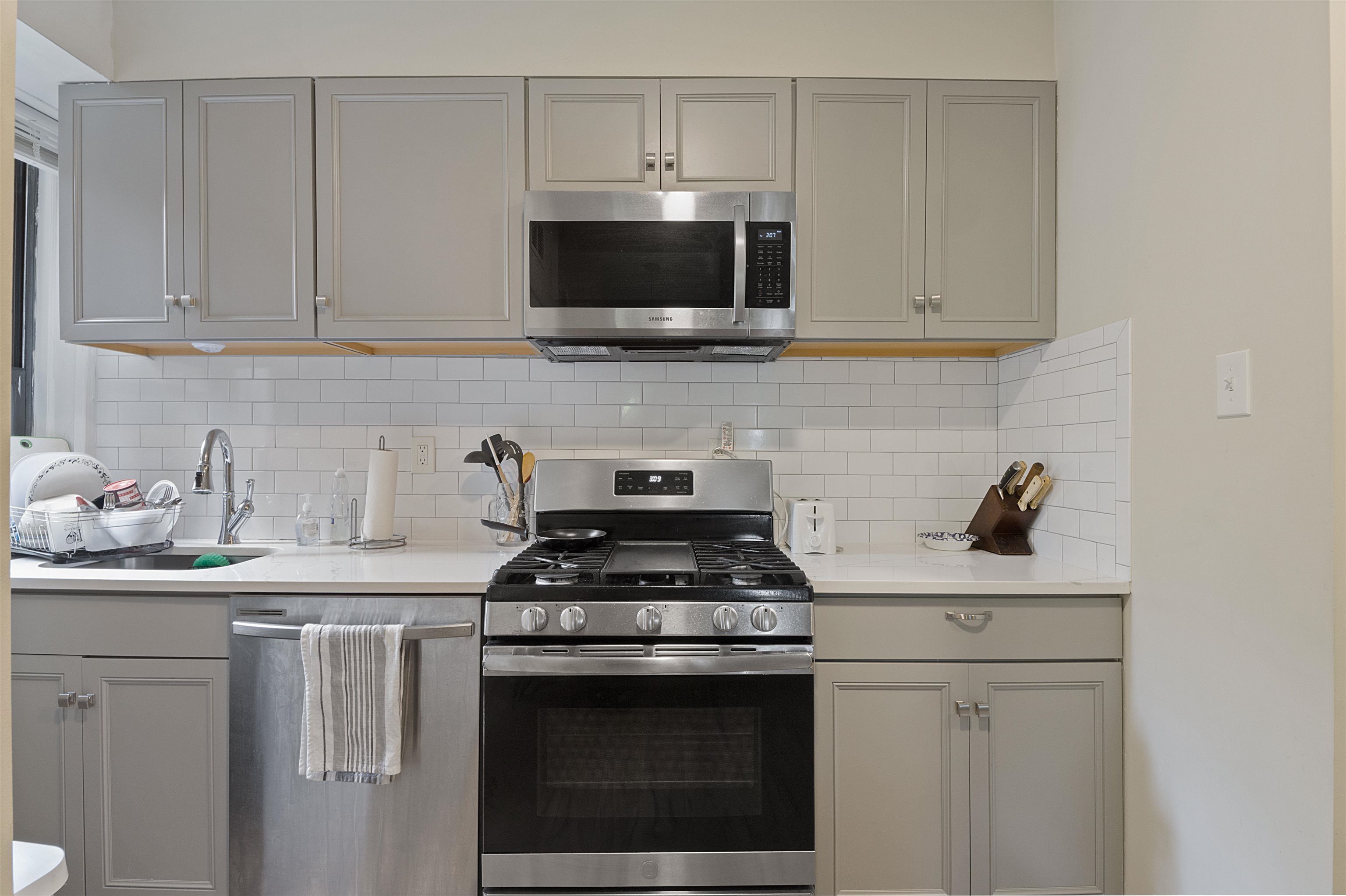 247 MONTGOMERY ST Unit: 4A