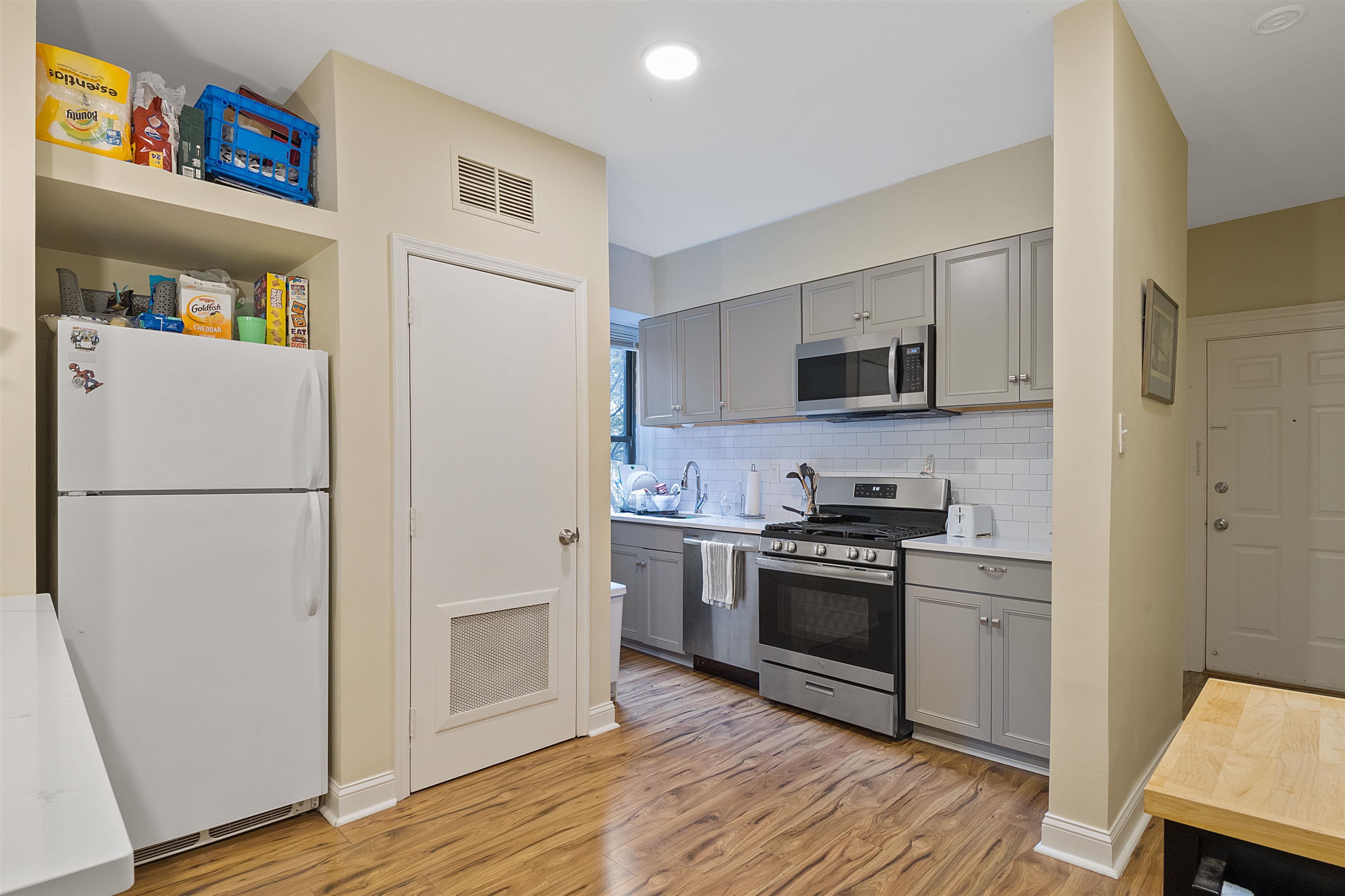 247 MONTGOMERY ST Unit: 4A