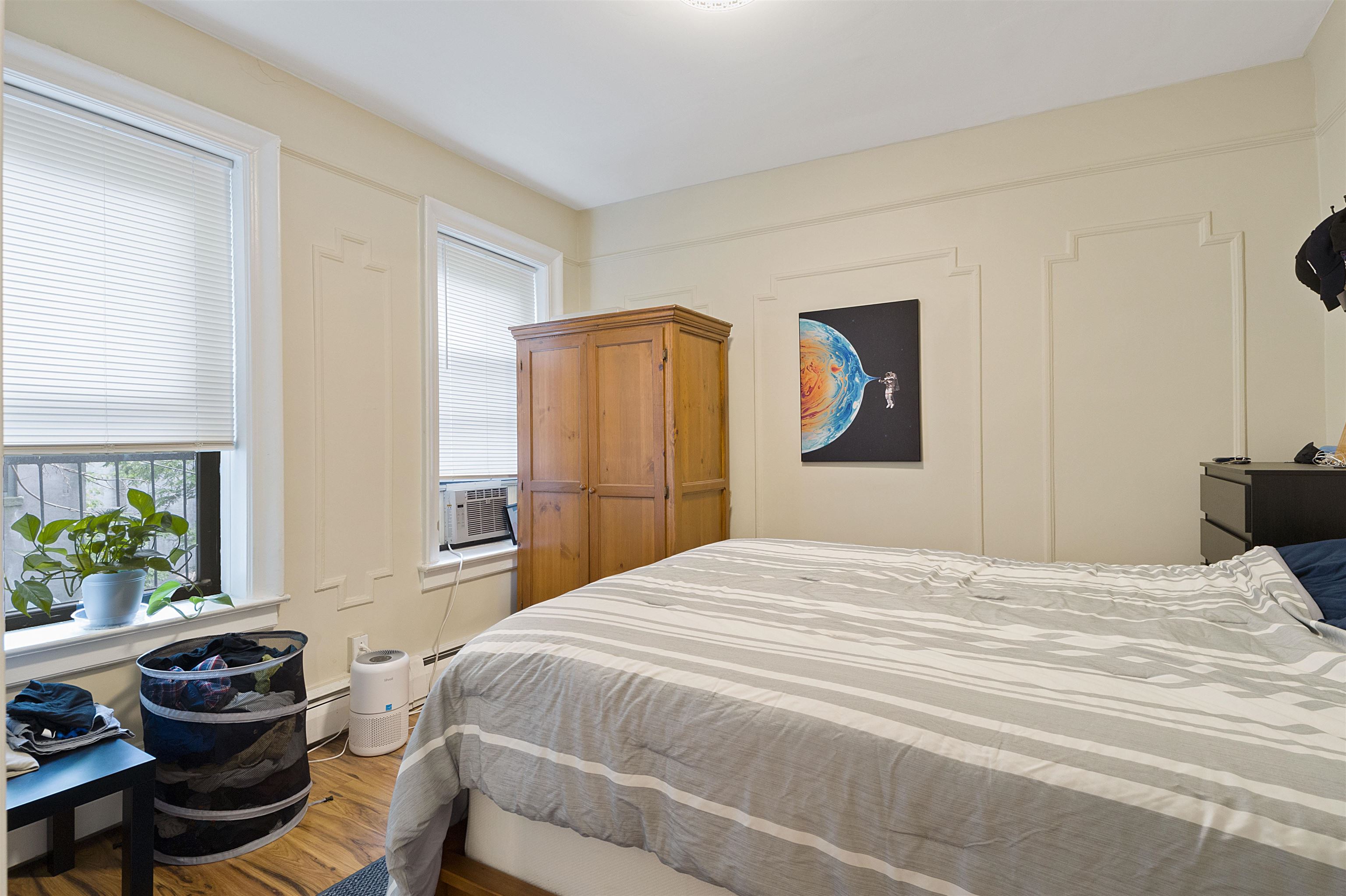 247 MONTGOMERY ST Unit: 4A