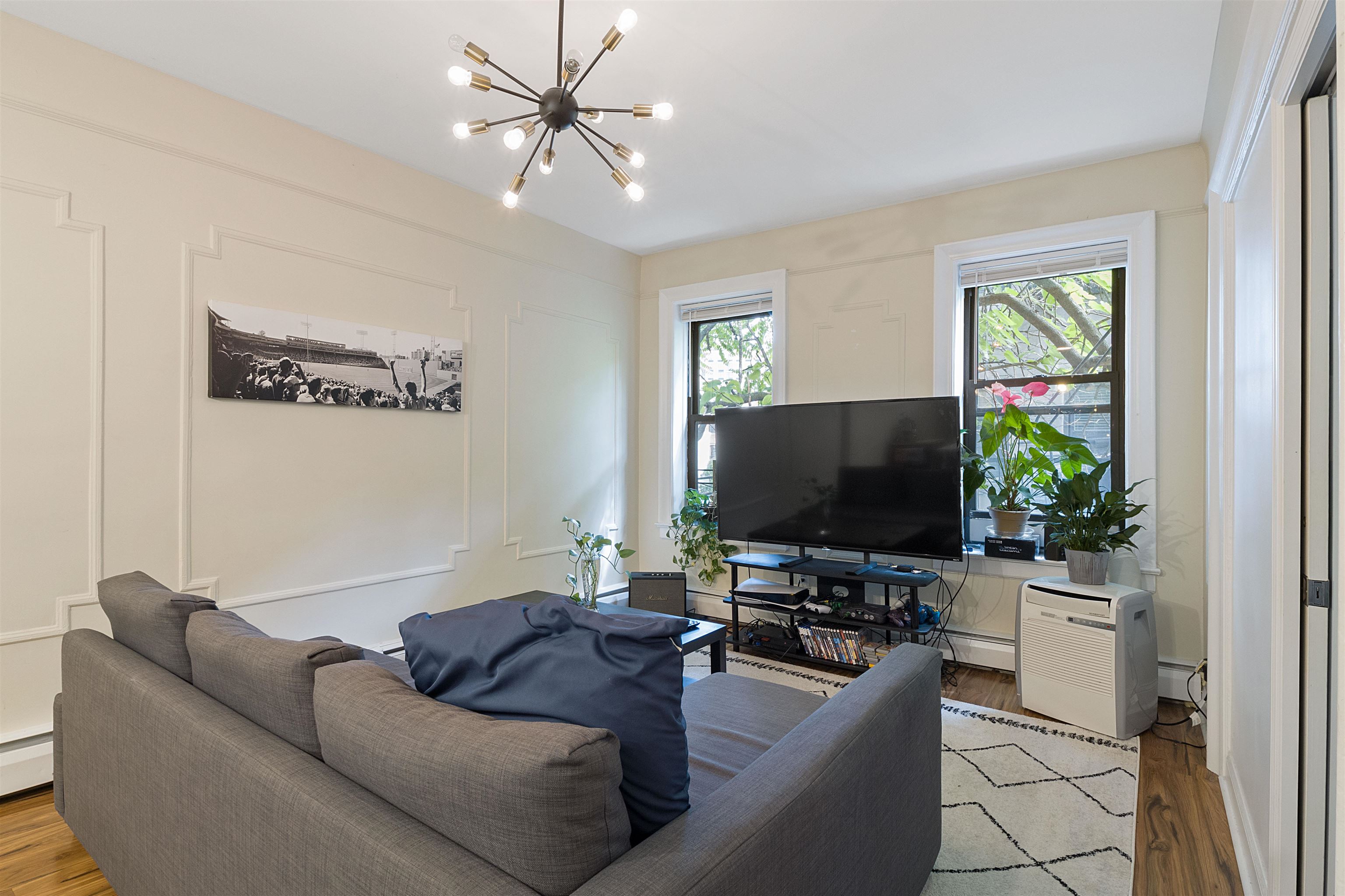 247 MONTGOMERY ST Unit: 4A