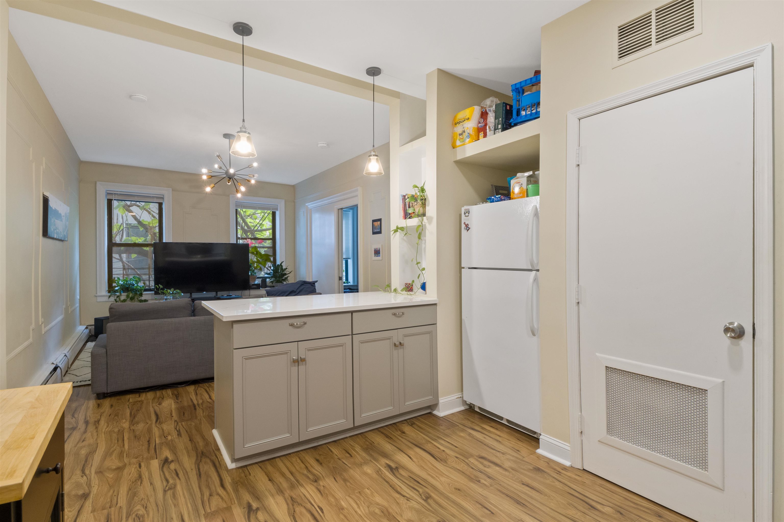 247 MONTGOMERY ST Unit: 4A