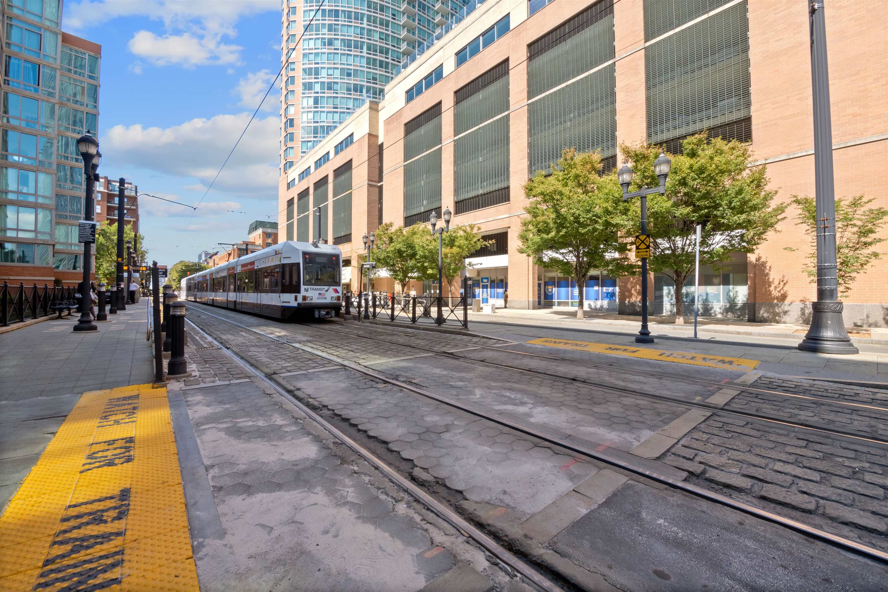 247 MONTGOMERY ST Unit: 4A