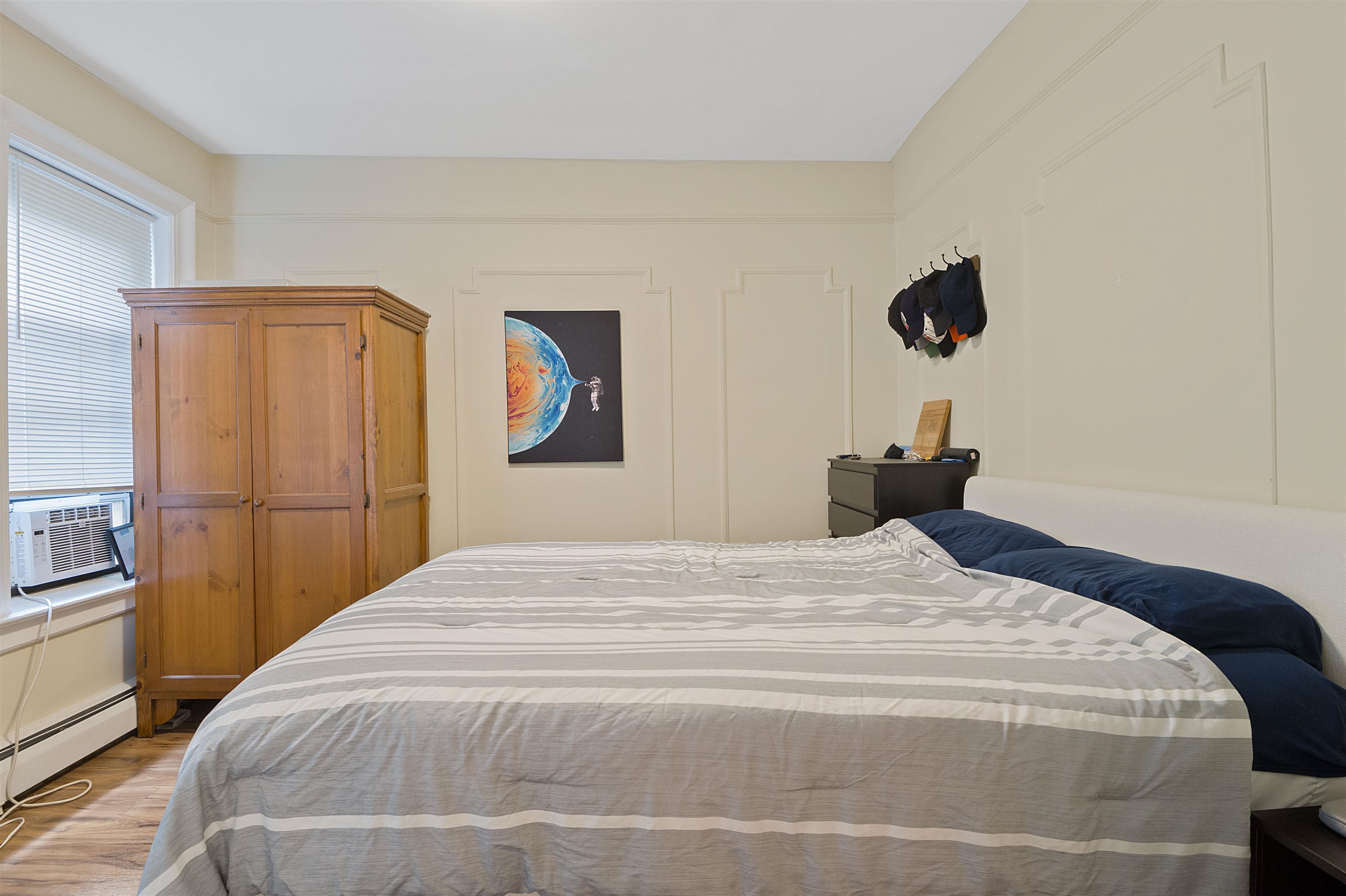 247 MONTGOMERY ST Unit: 4A