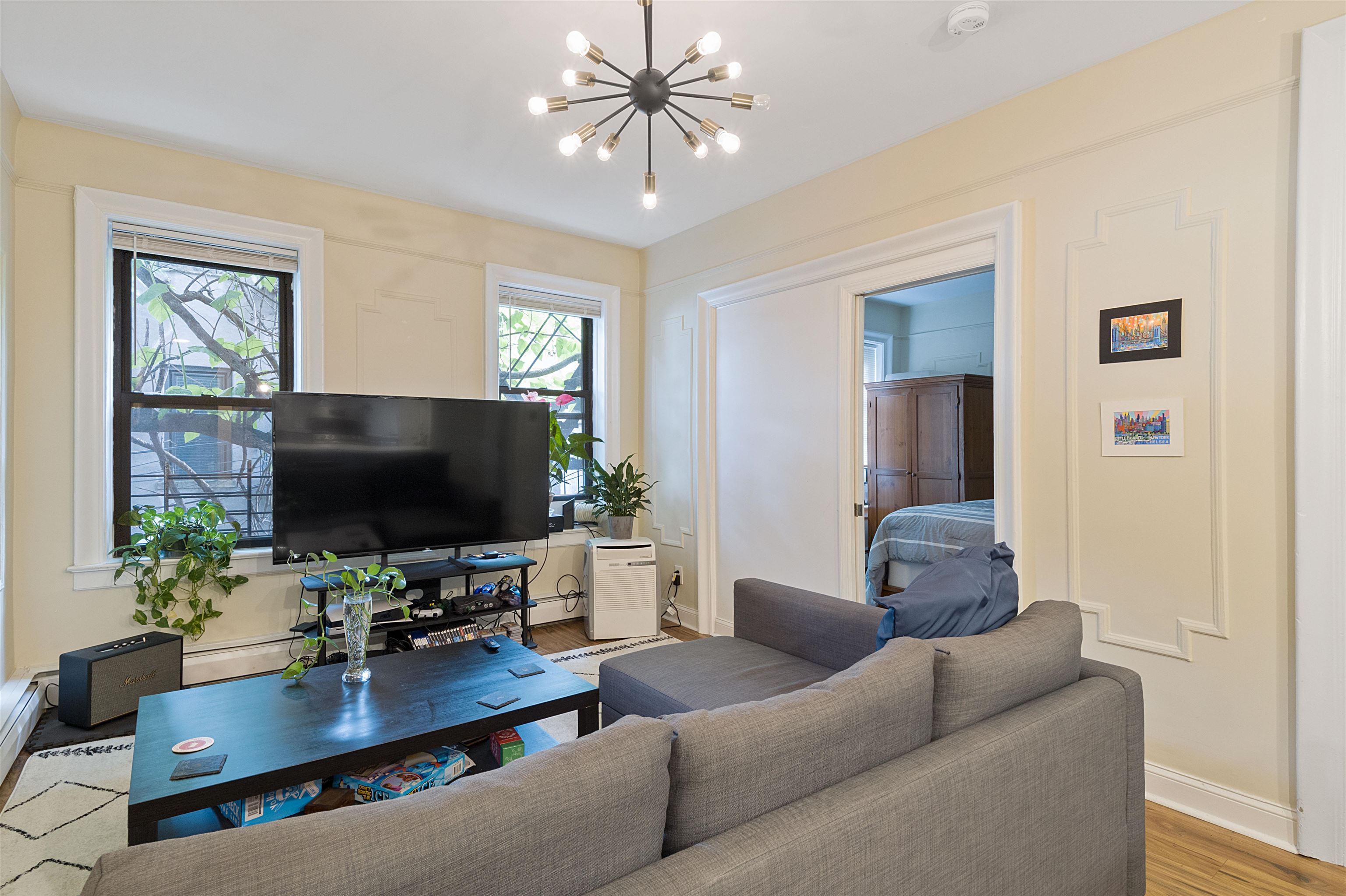 247 MONTGOMERY ST Unit: 4A