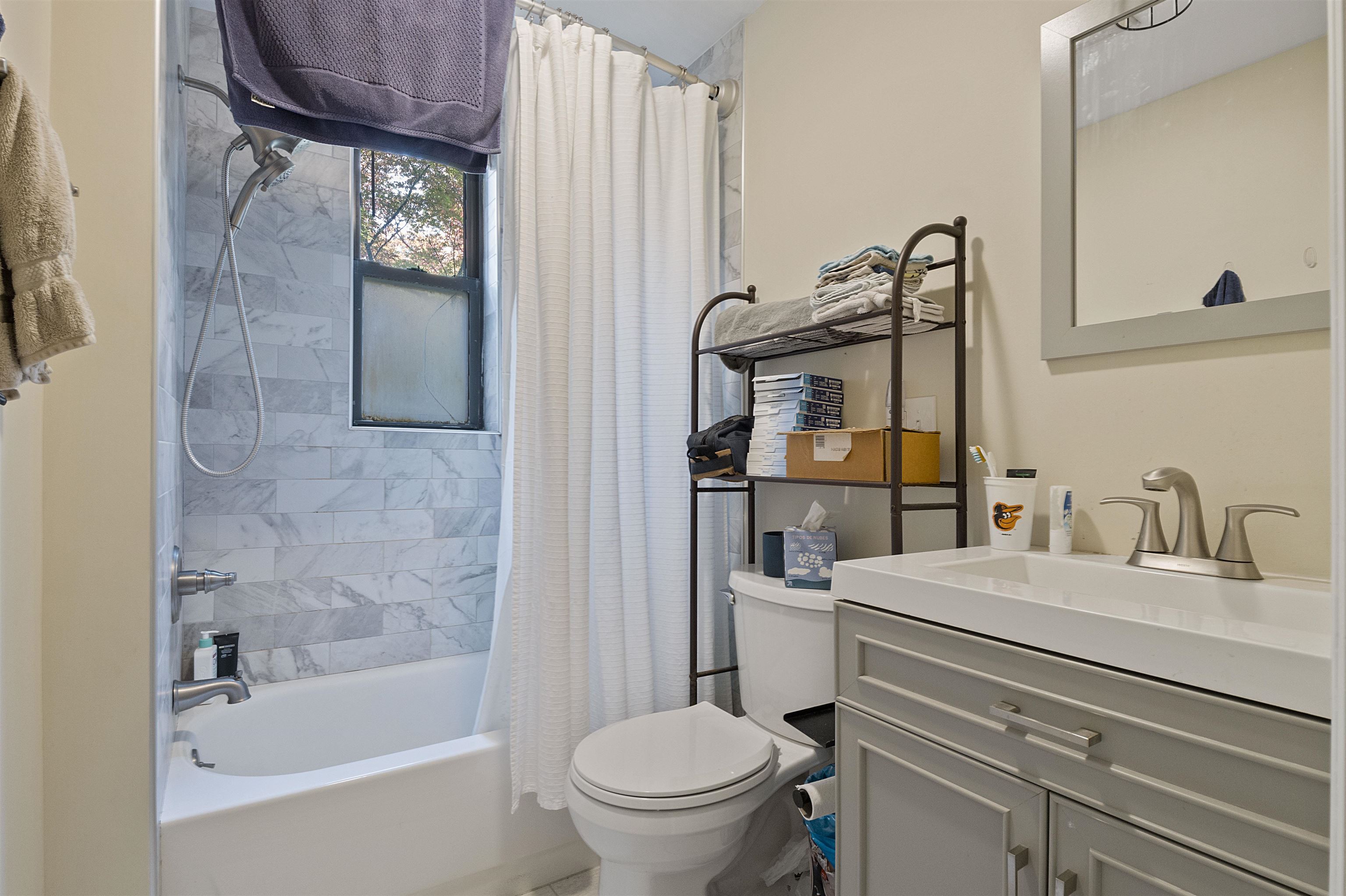 247 MONTGOMERY ST Unit: 4A